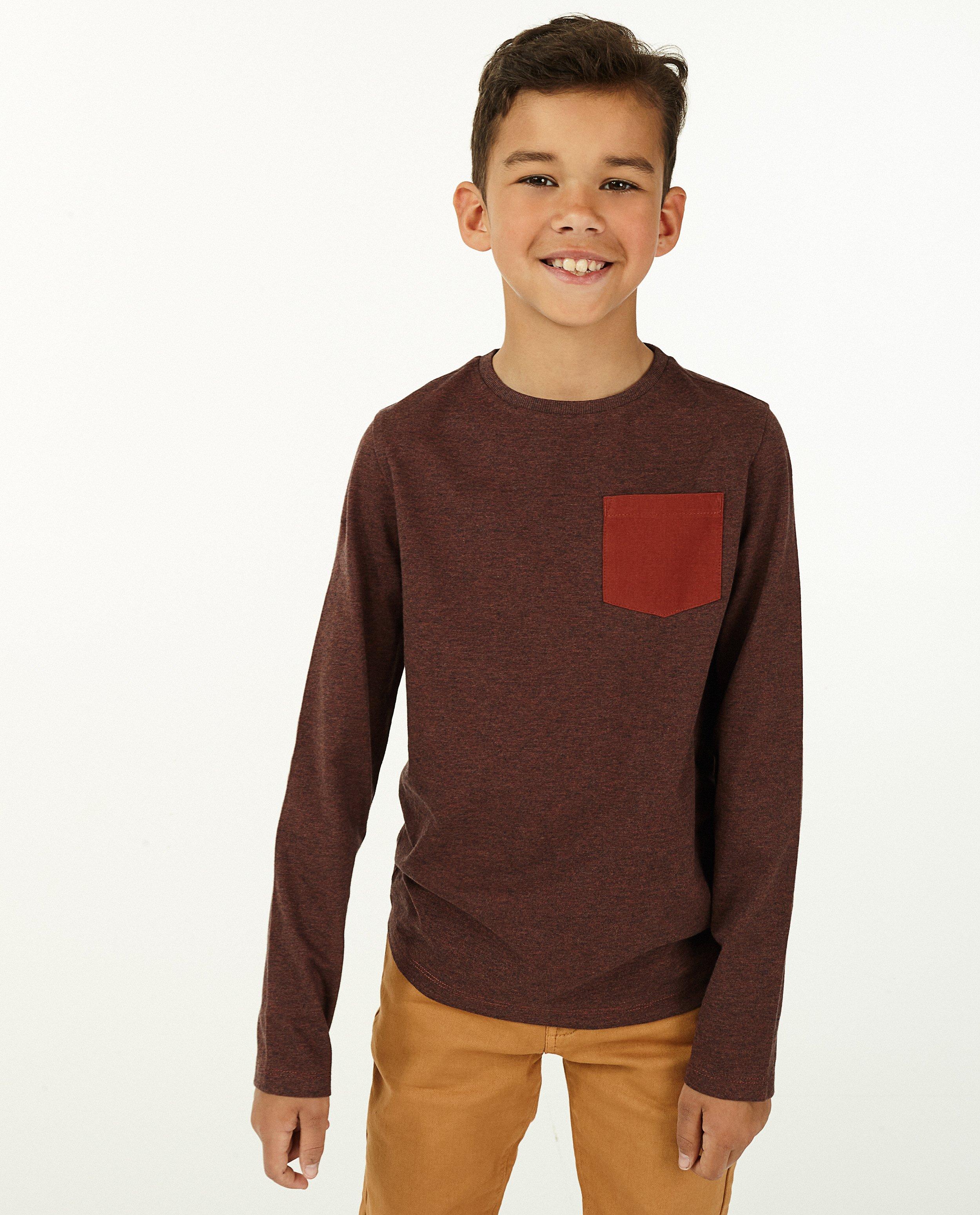 T-shirts - Bruine longsleeve met borstzak