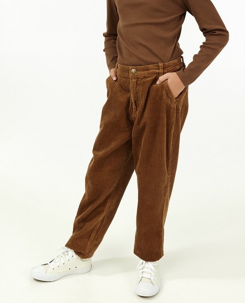 Pantalons - Pantalon mom brun en velours côtelé