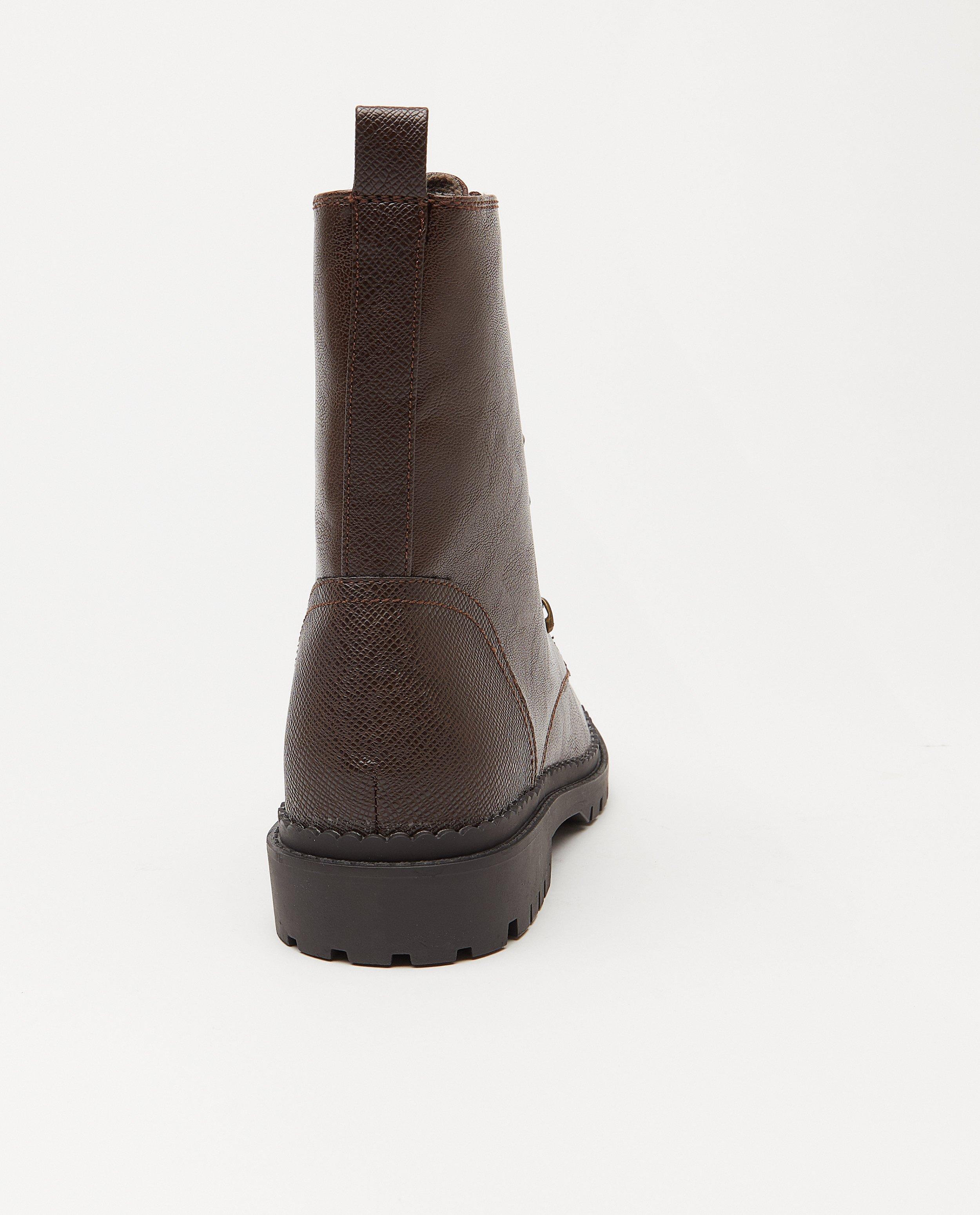 Schoenen - Bruine veterlaarzen Sprox, maat 36-41