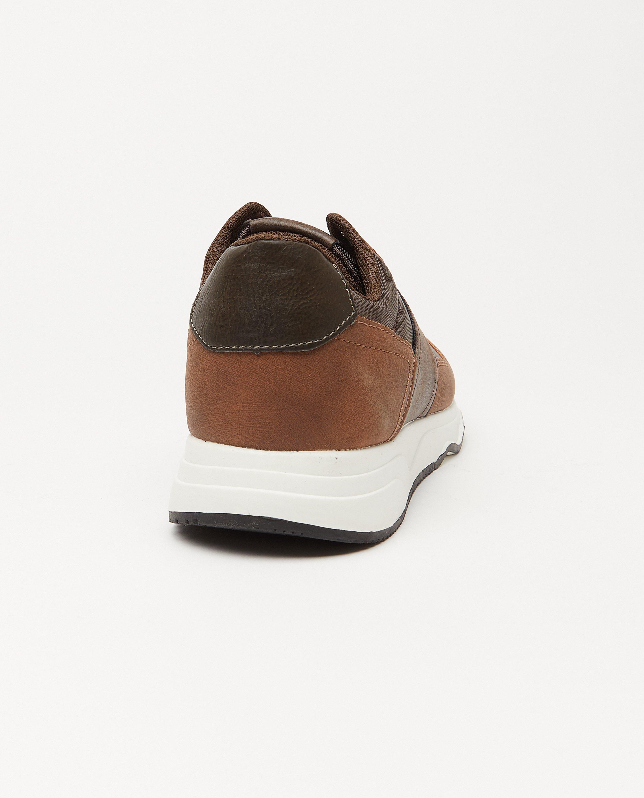 Schoenen - Bruine sneakers Sprox, maat 40-45