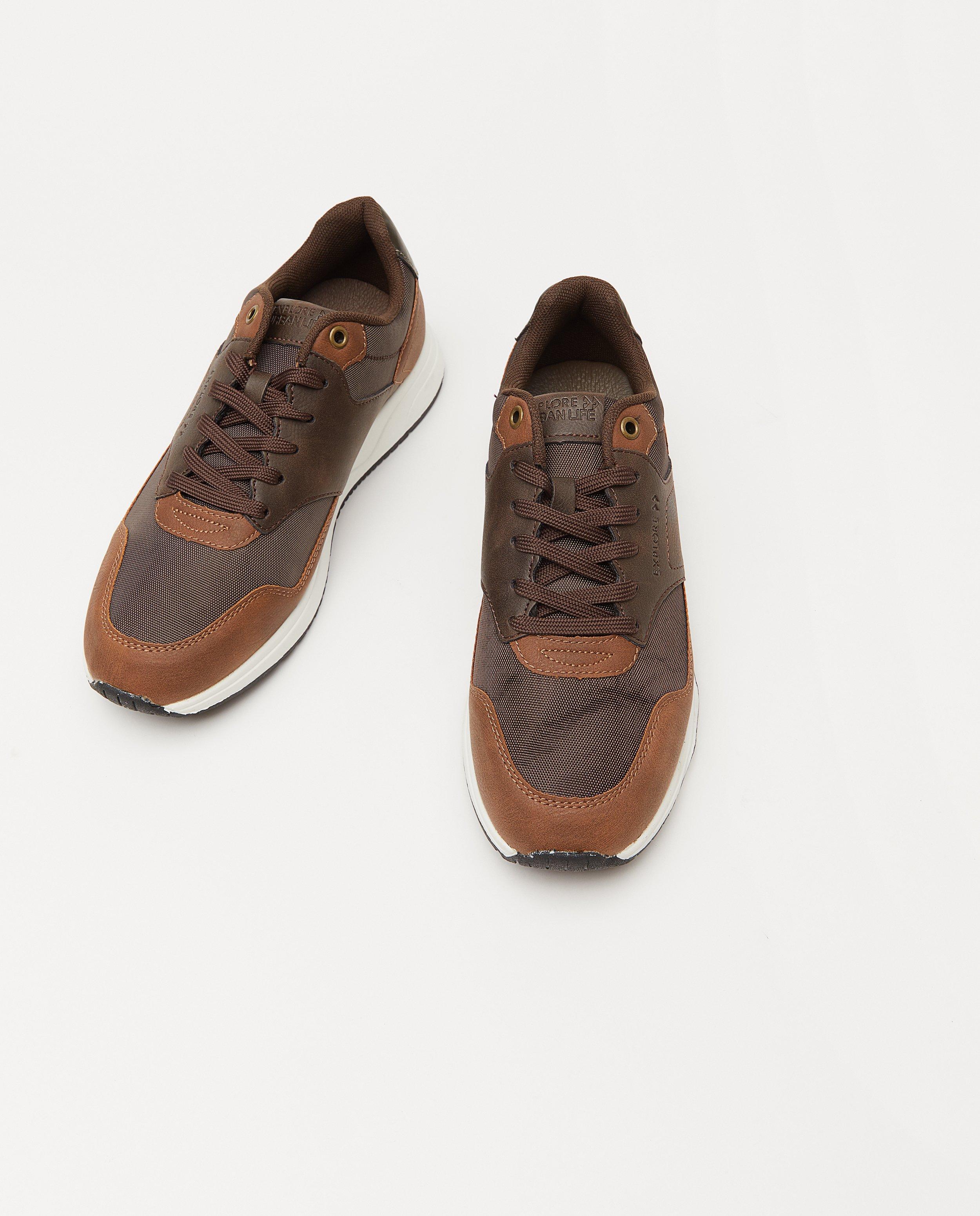 Schoenen - Bruine sneakers Sprox, maat 40-45