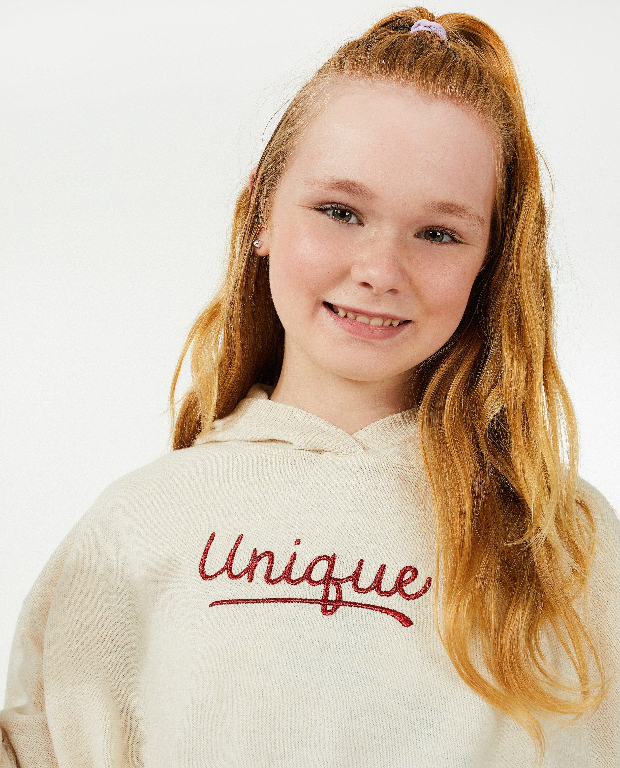 Truien - Beige trui met opschrift BESTies