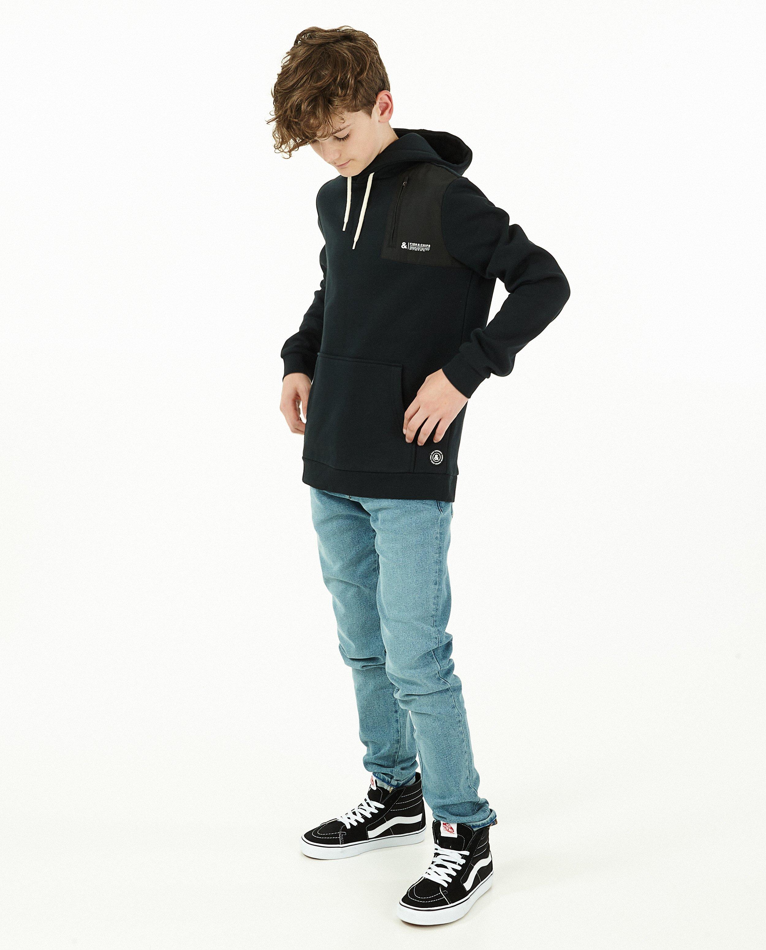 Sweaters - Zwarte hoodie met buidelzak