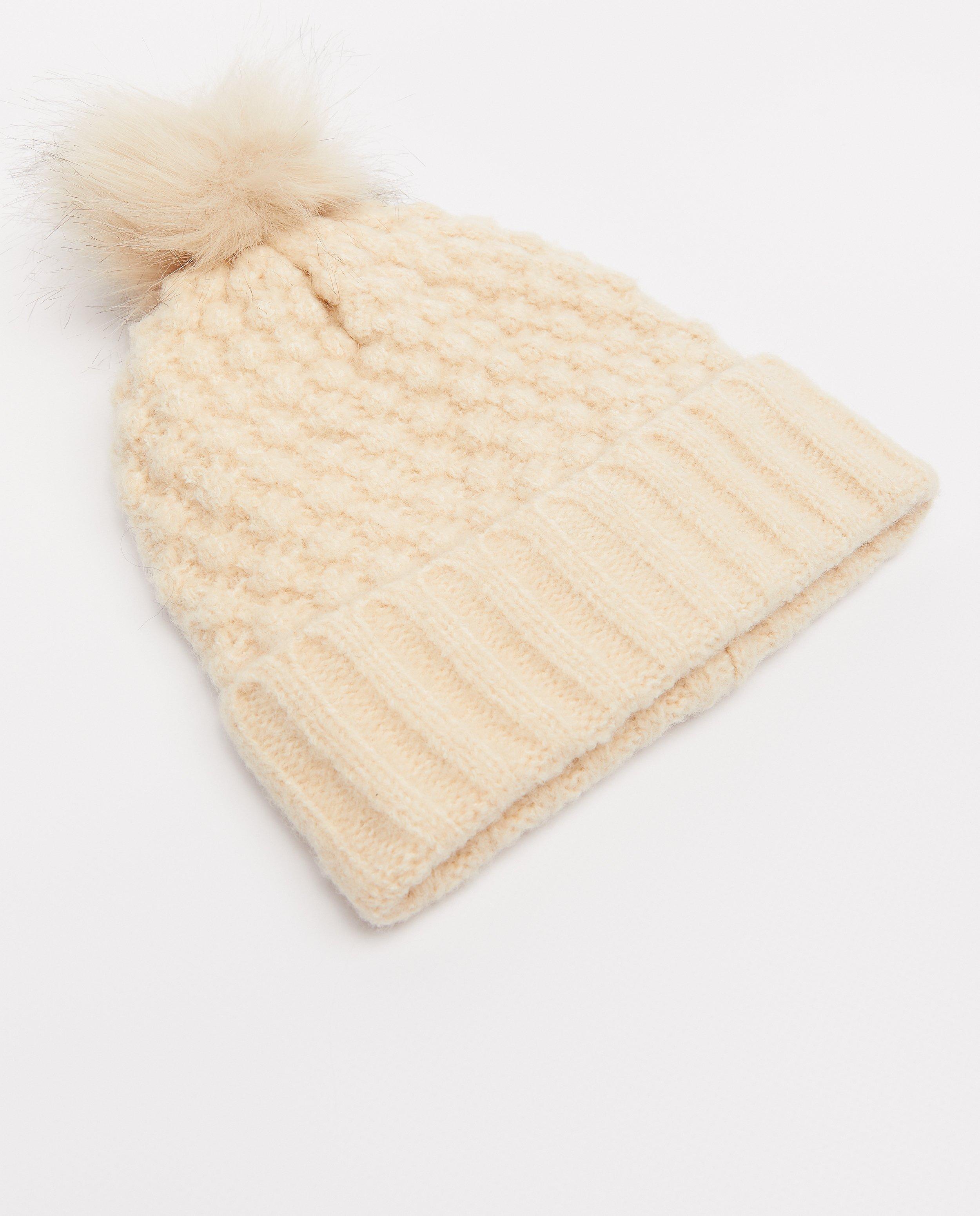 Bonneterie - Bonnet en tricot avec un pompon Pieces