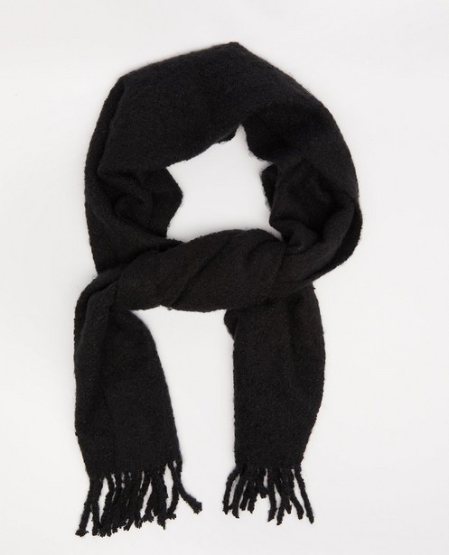 Zwarte sjaal met kwastjes Pieces - zachte handfeel - Pieces
