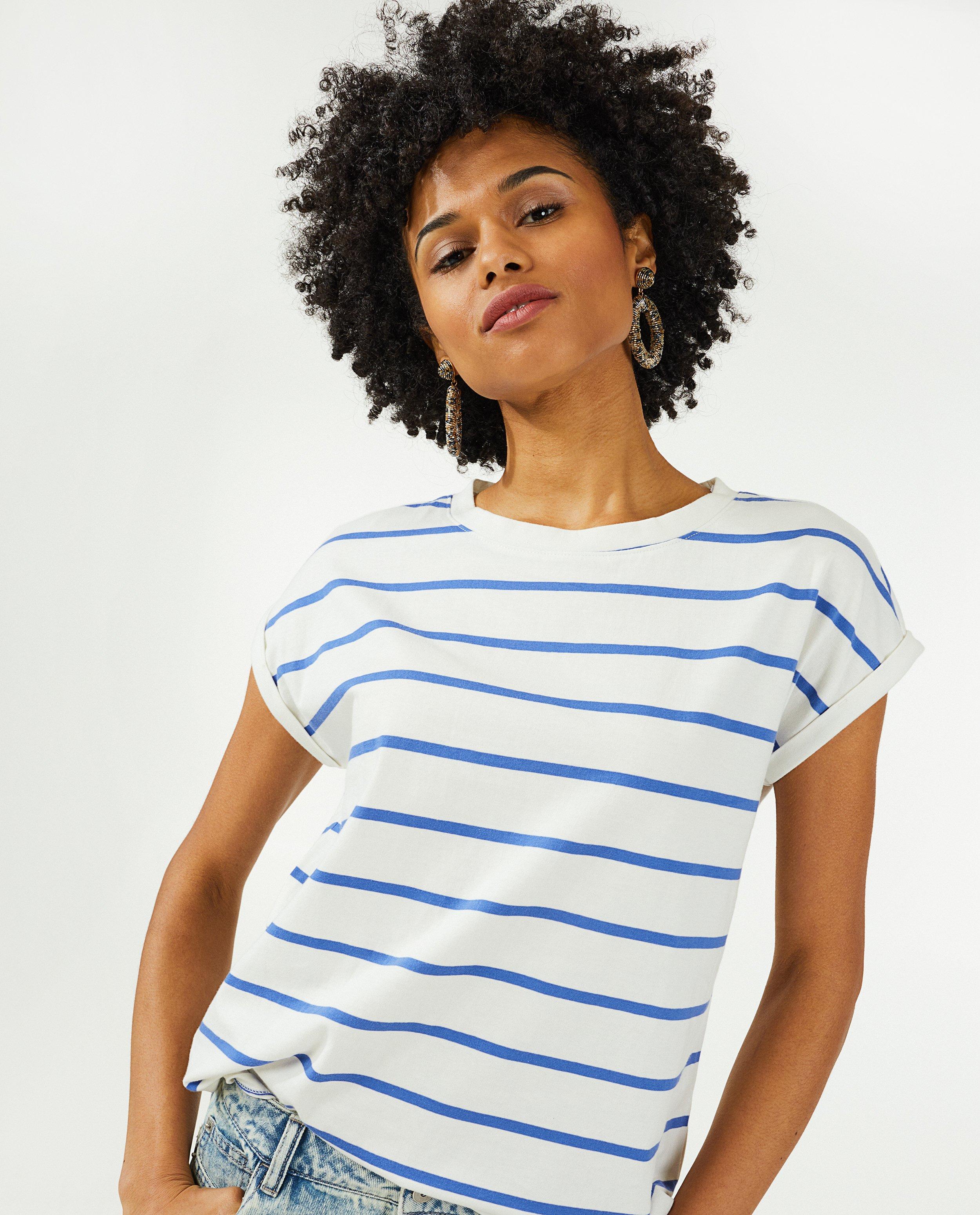 T-shirts - Wit T-shirt met strepen Sora