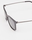Zonnebrillen - Zwarte zonnebril met metalen benen