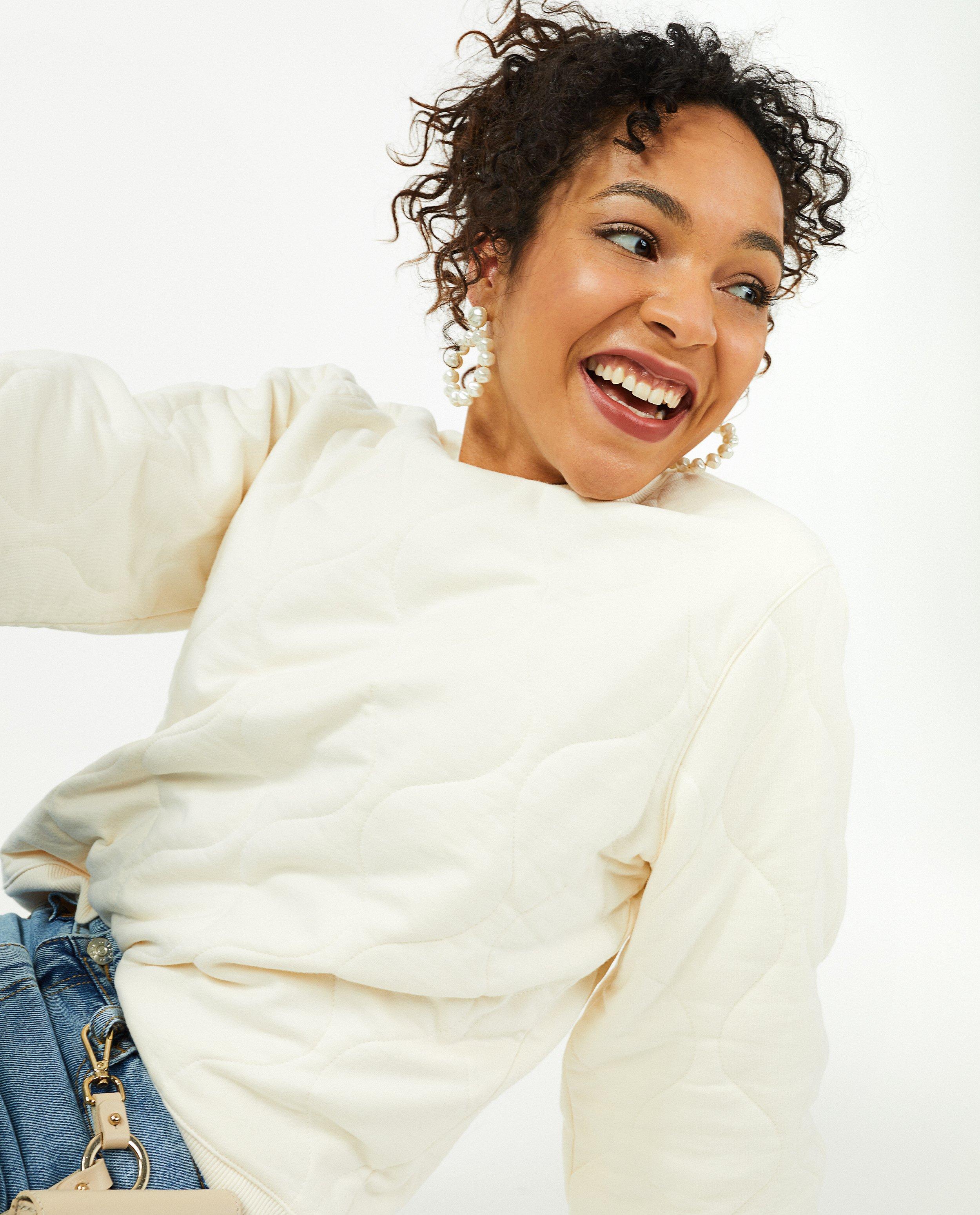 Sweaters - Beige quilted sweater