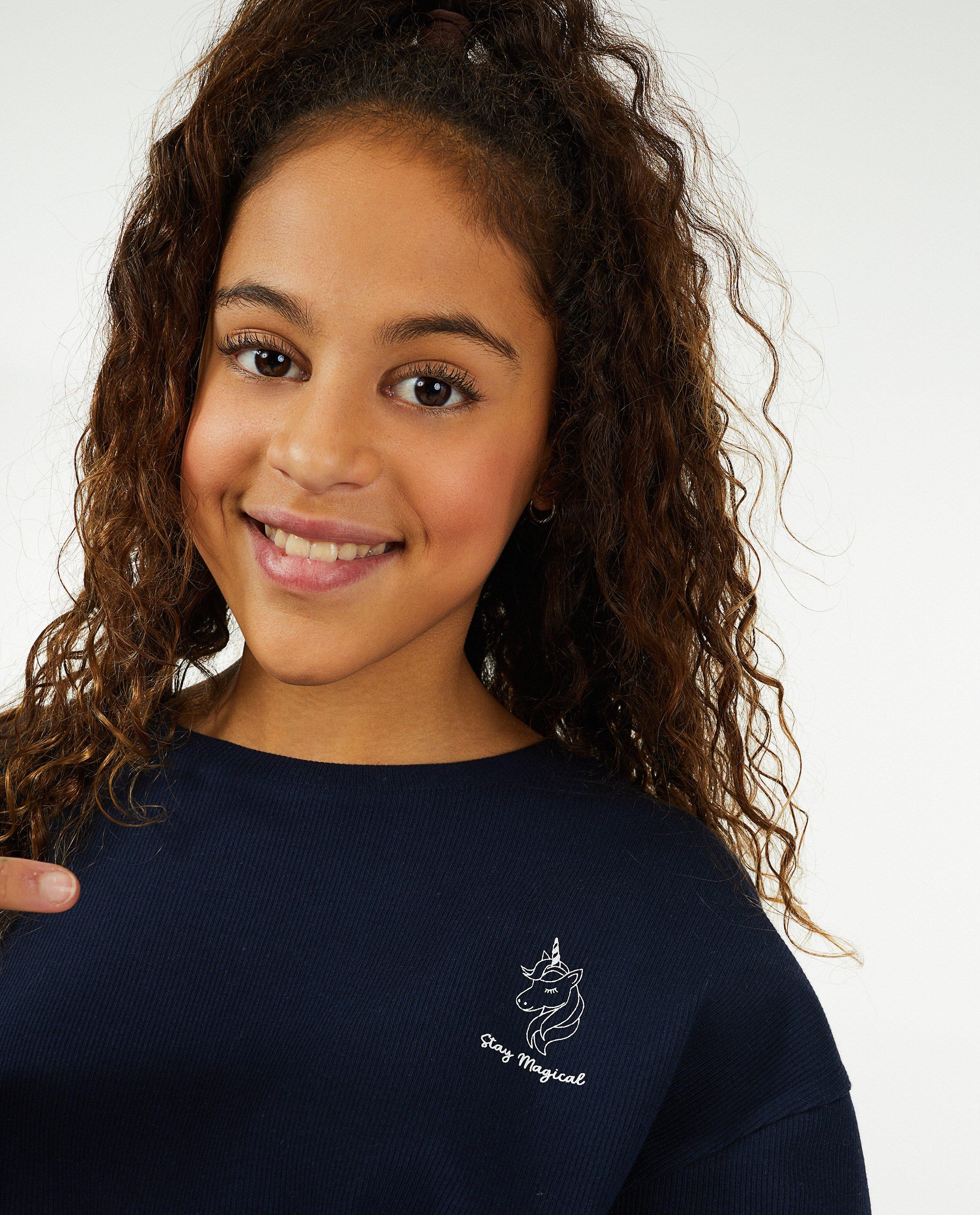Sweaters - Rode sweater met knoopdetail