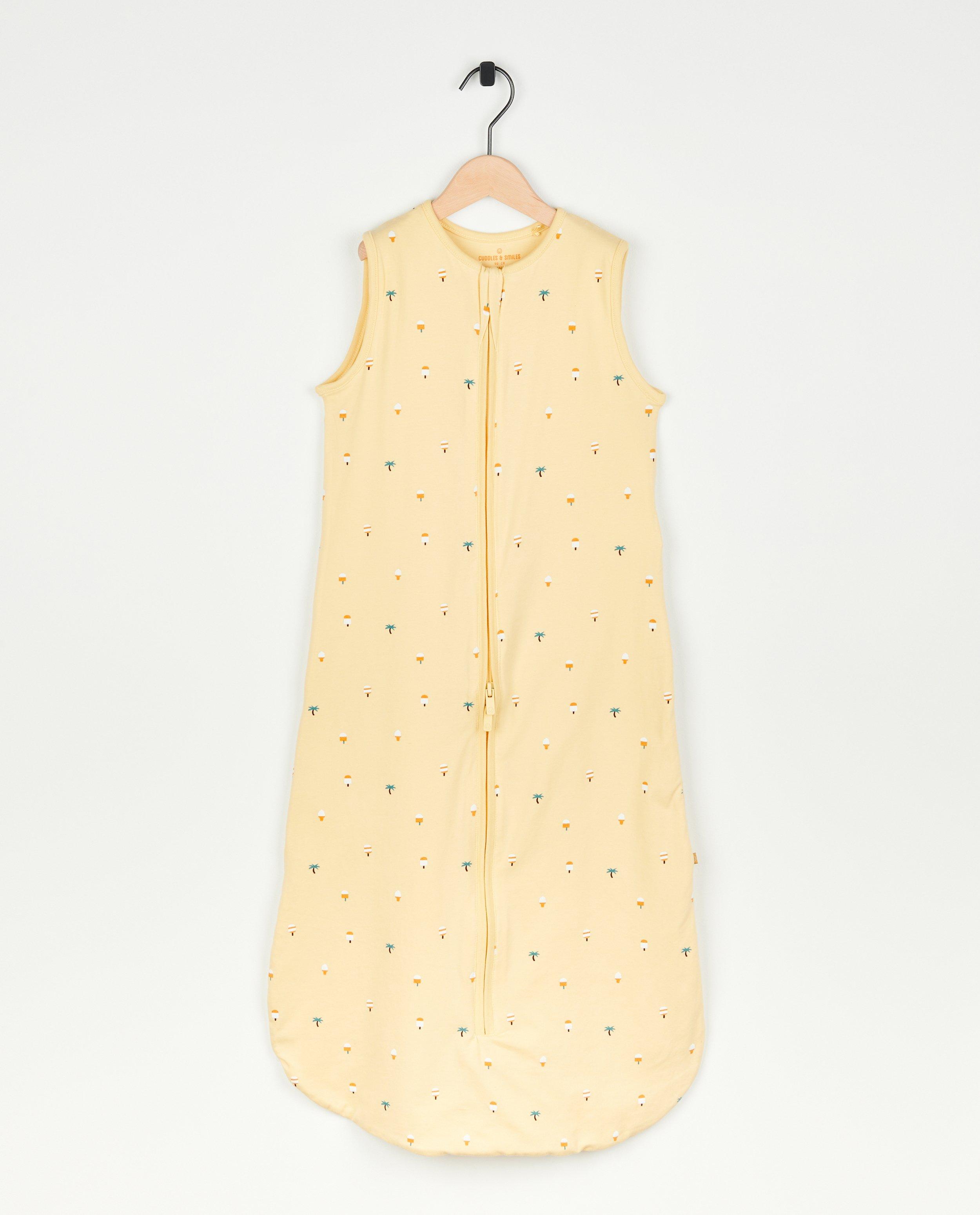 Sac de couchage jaune avec une ouverture pour la ceinture - null - Cuddles and Smiles