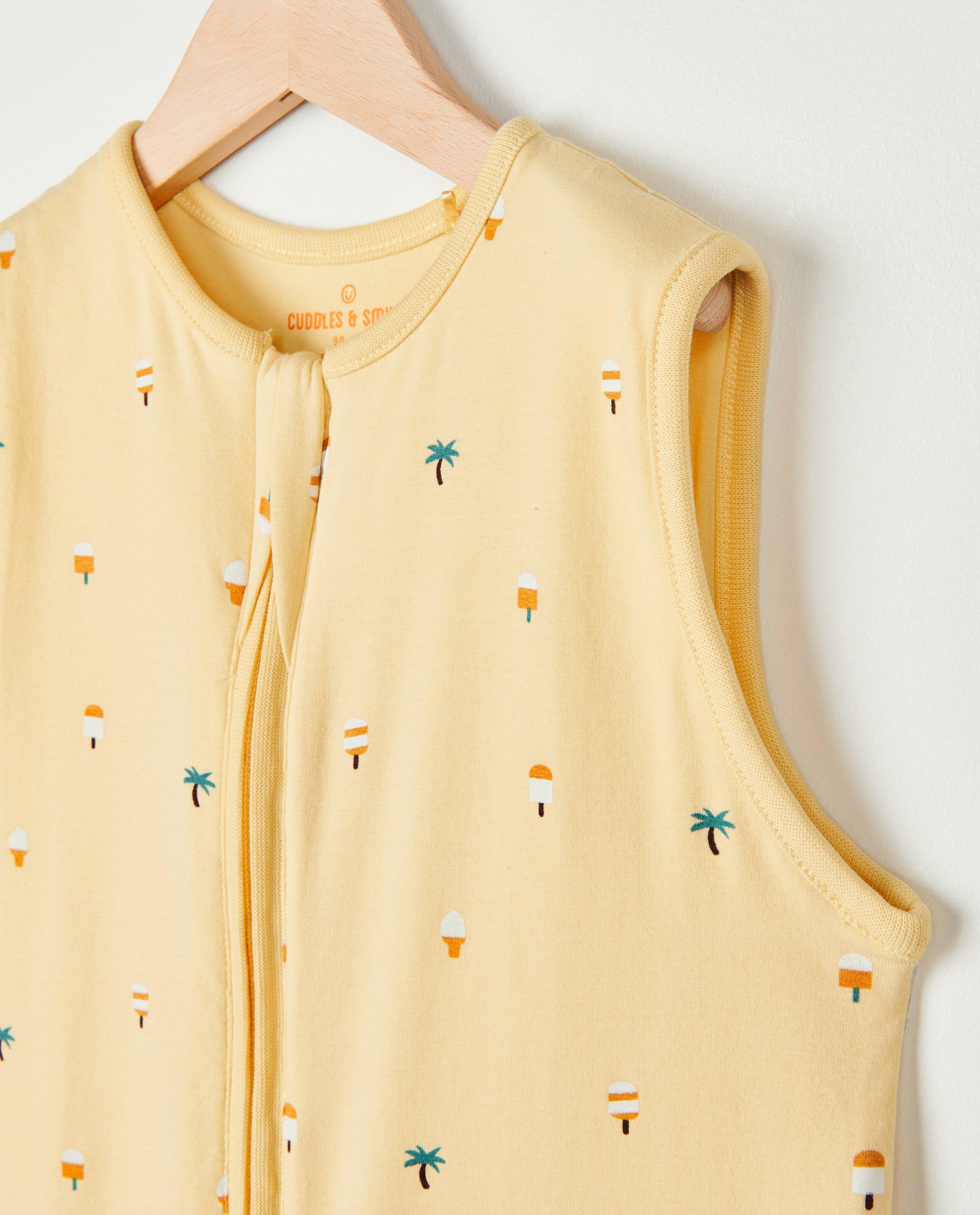 Accessoires pour bébés - Sac de couchage jaune avec une ouverture pour la ceinture