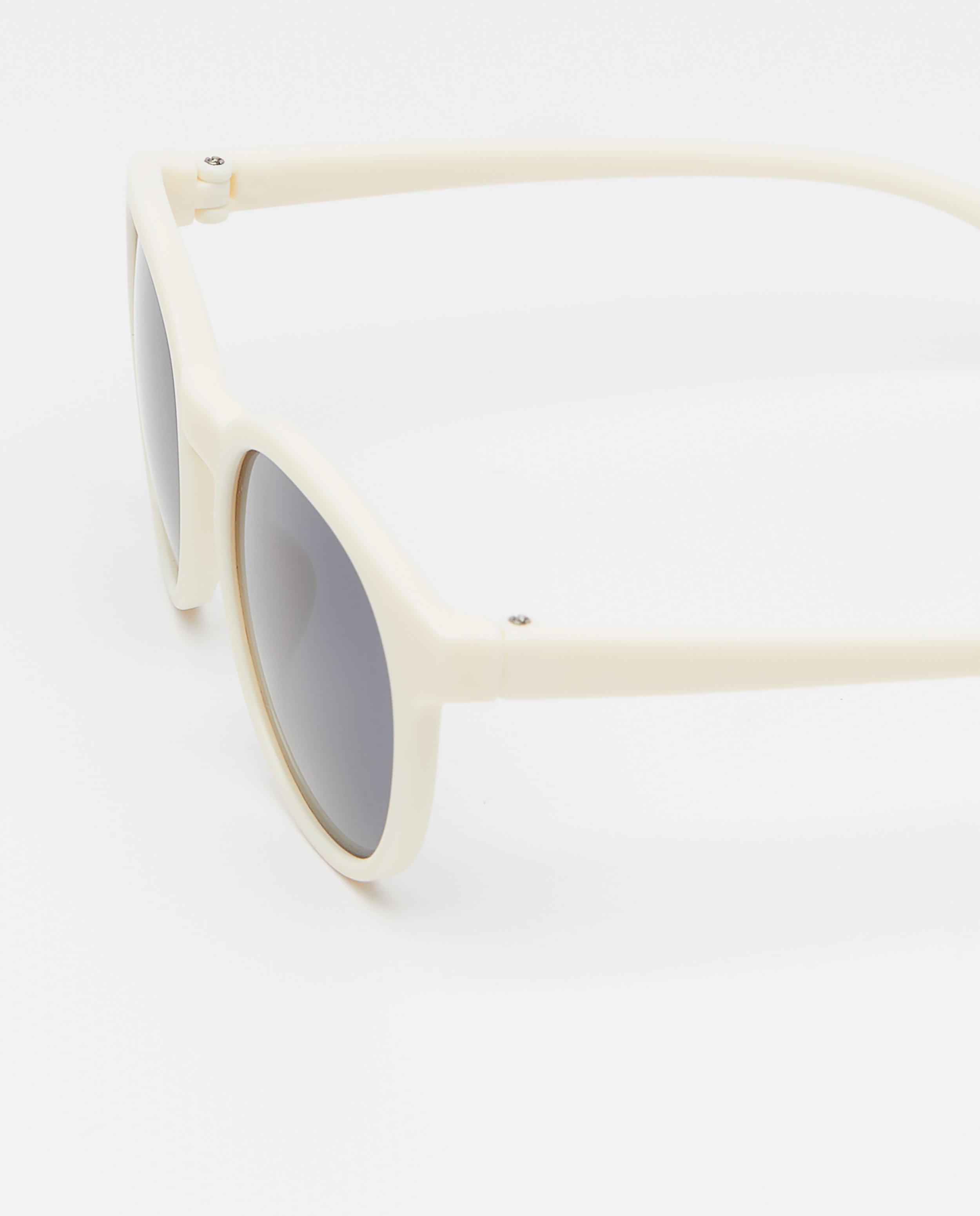 Lunettes de soleil - Lunettes de soleil blanches avec cordon dans la nuque