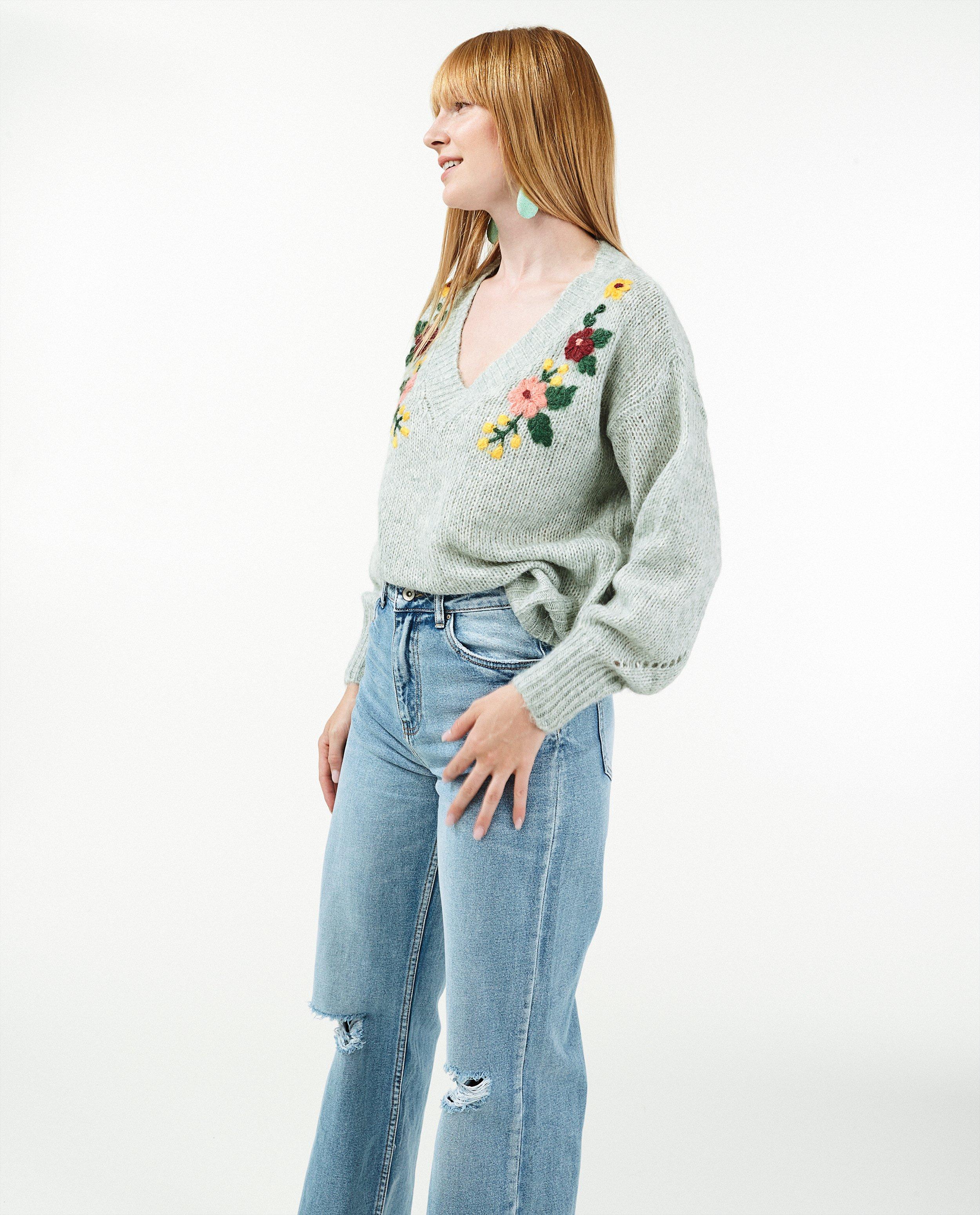 Truien - Grijze trui met bloemen