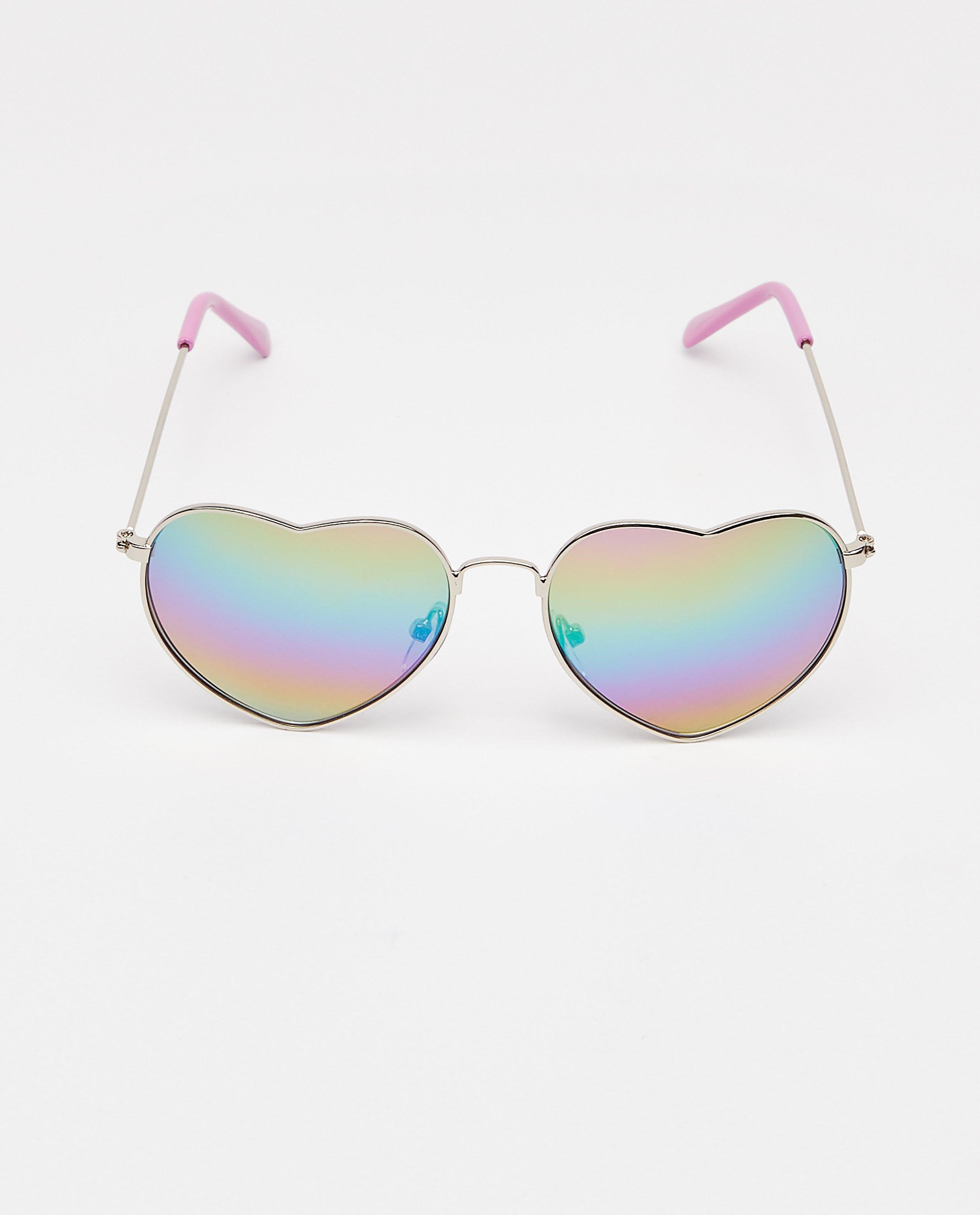 Lunettes de soleil - Lunettes de soleil grises avec monture en forme de cœurs