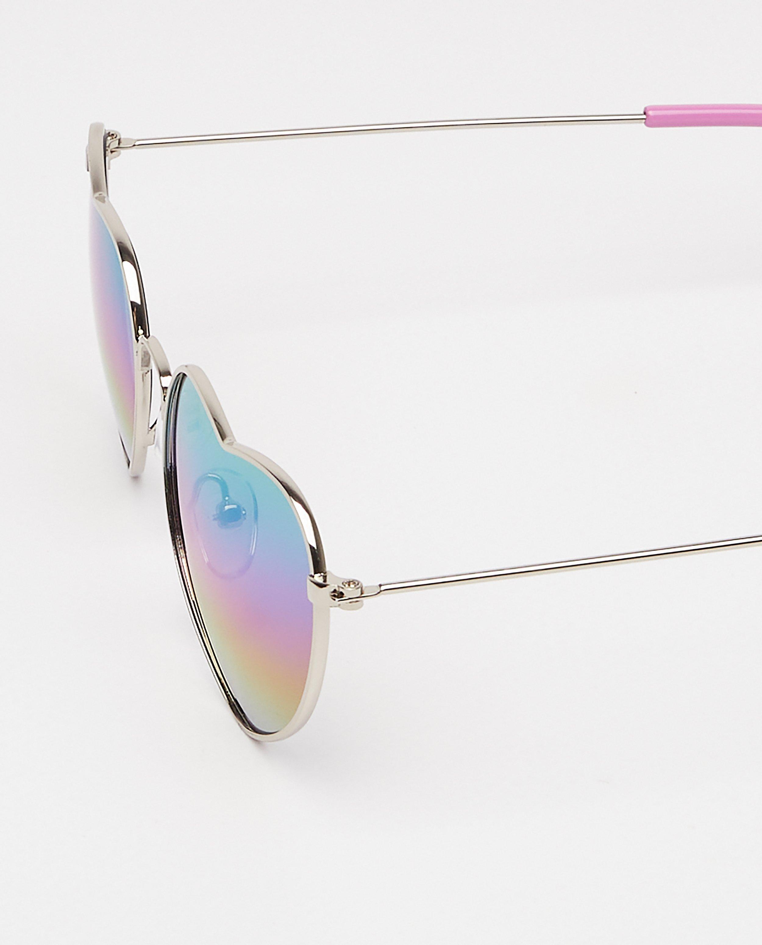 Lunettes de soleil - Lunettes de soleil grises avec monture en forme de cœurs