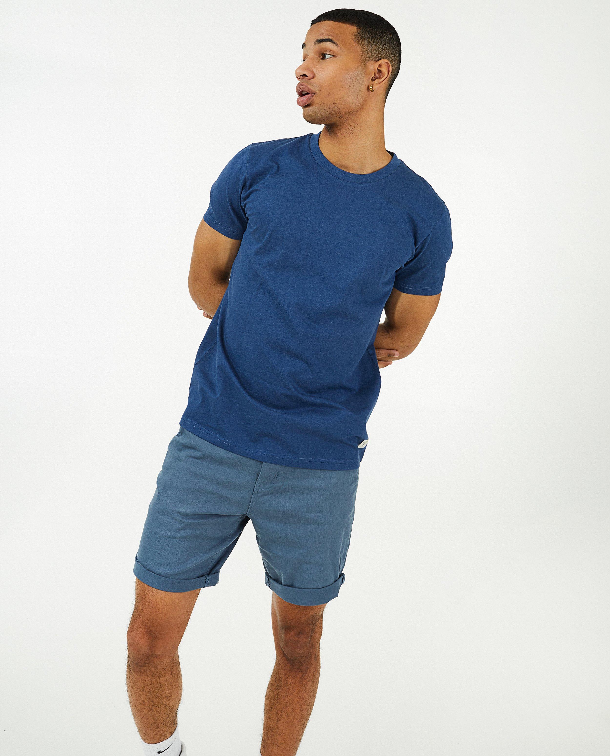 Shorten - Blauwe short met gevlochten riem