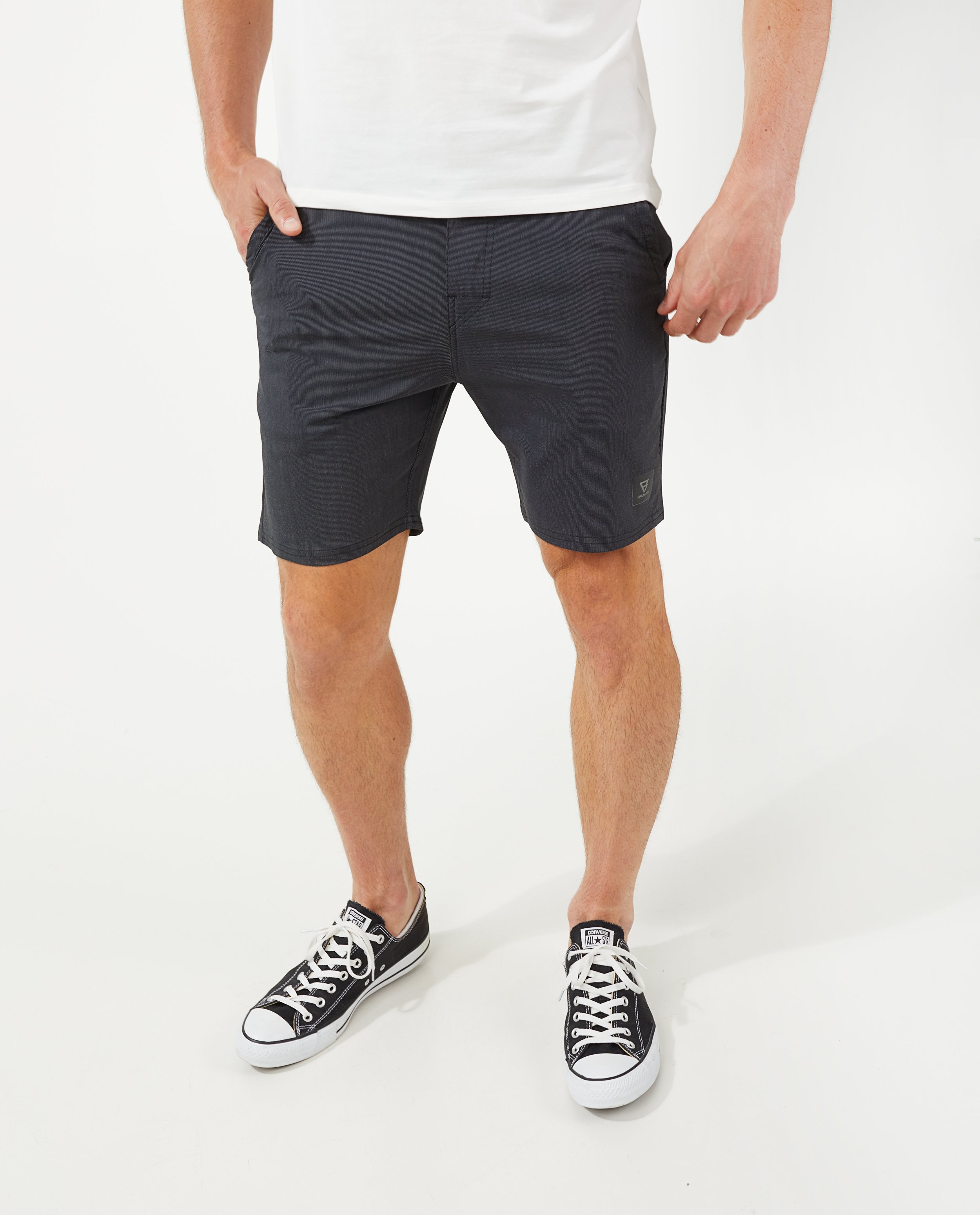 Shorten - Donkergrijze short met krijtstreep