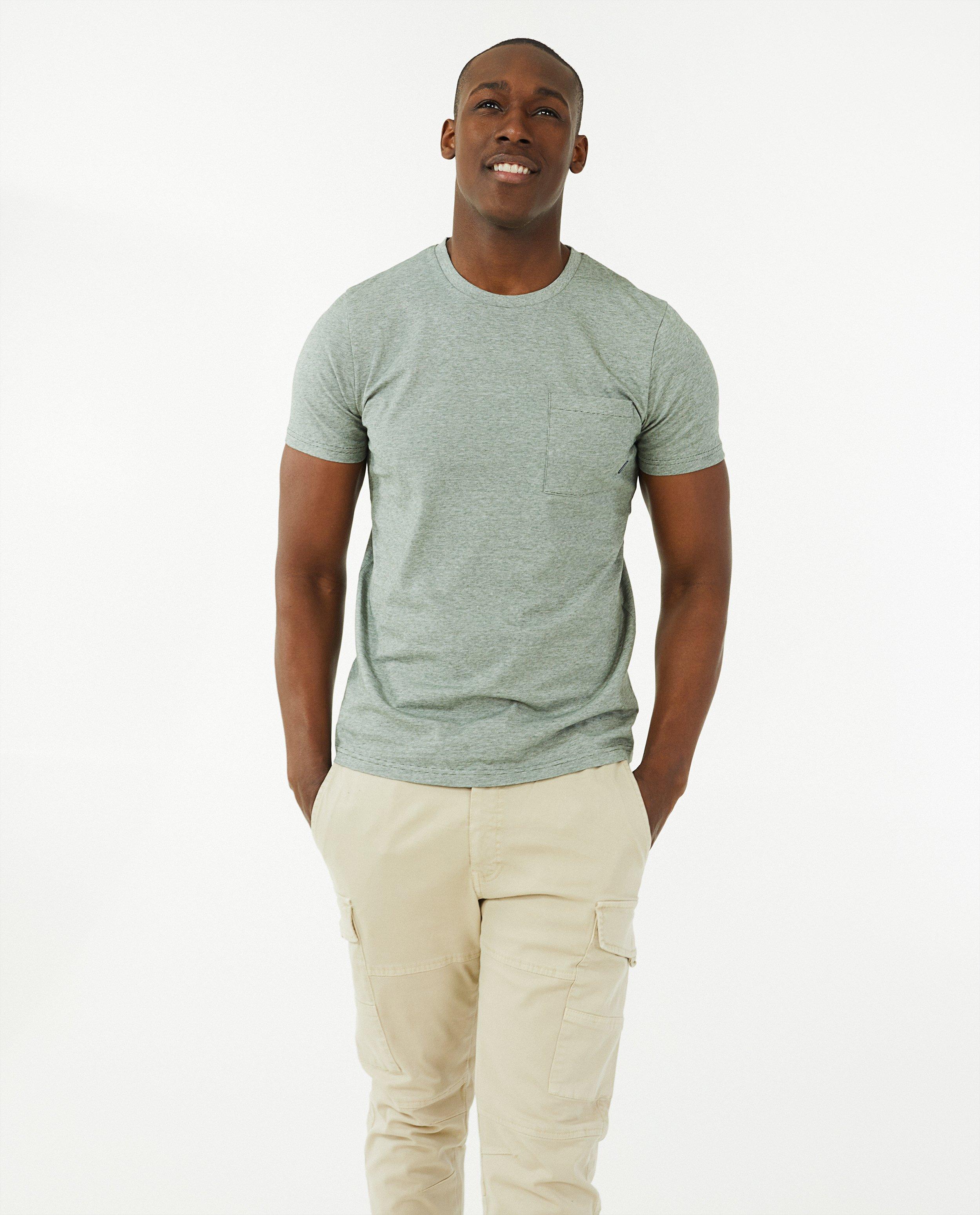 T-shirts - Biokatoenen T-shirt met borstzak