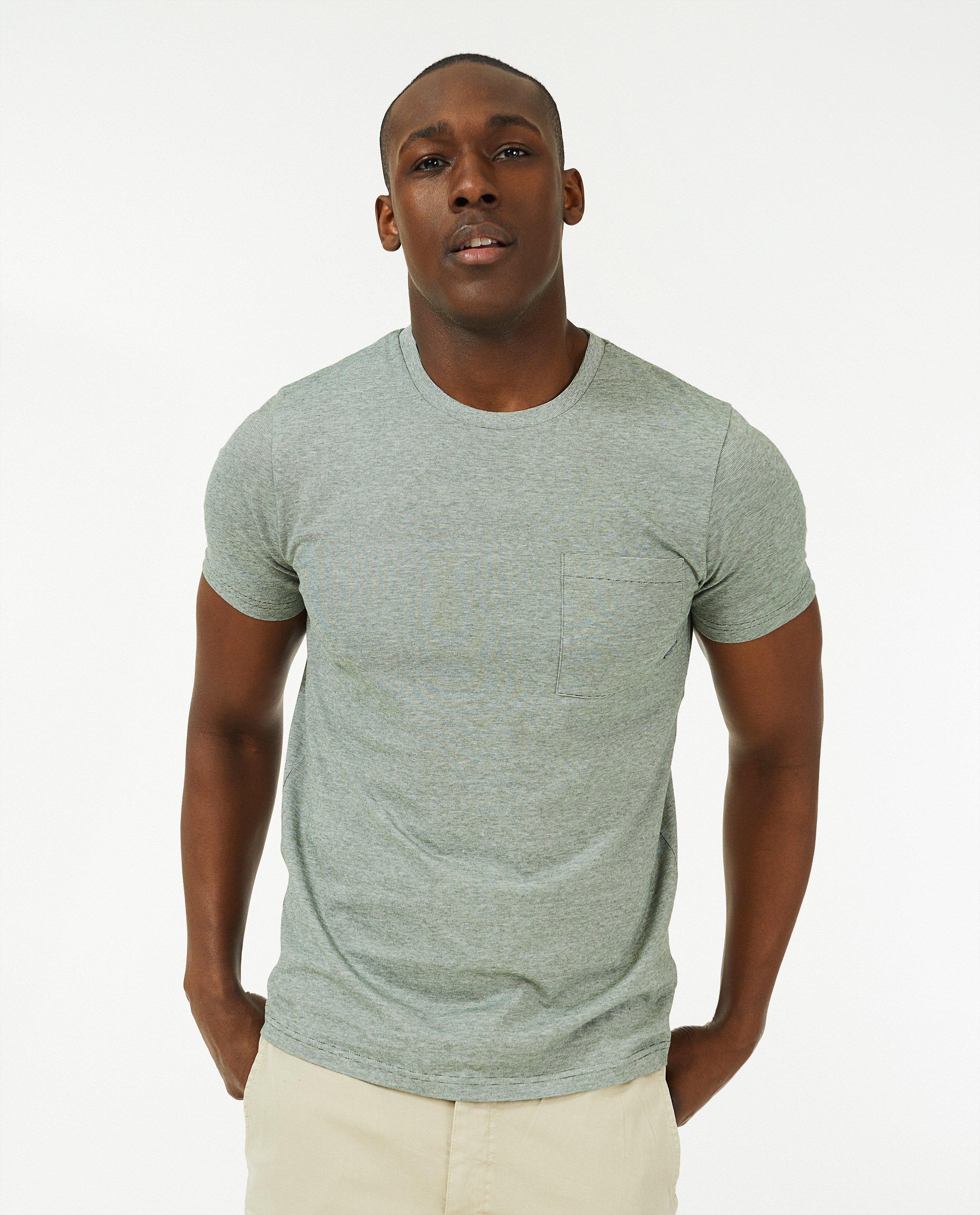 T-shirts - Biokatoenen T-shirt met borstzak