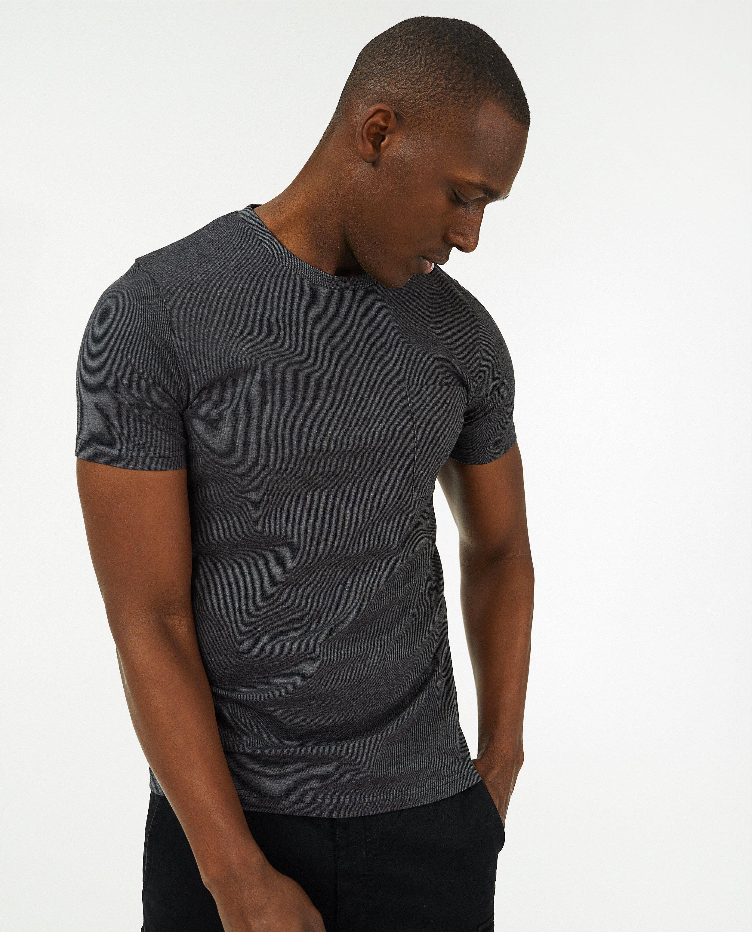T-shirts - Biokatoenen T-shirt met borstzak