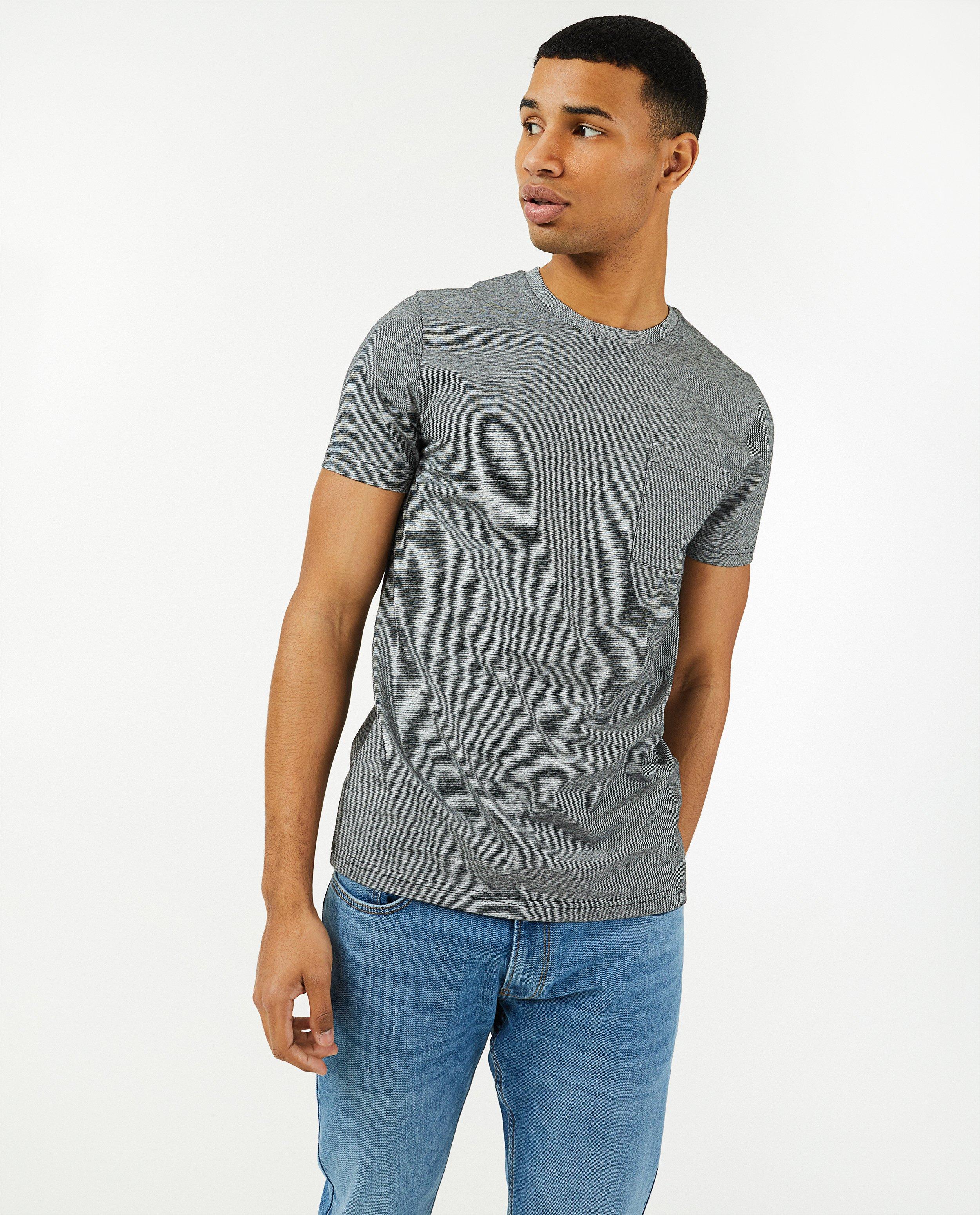 T-shirts - Biokatoenen T-shirt met borstzak