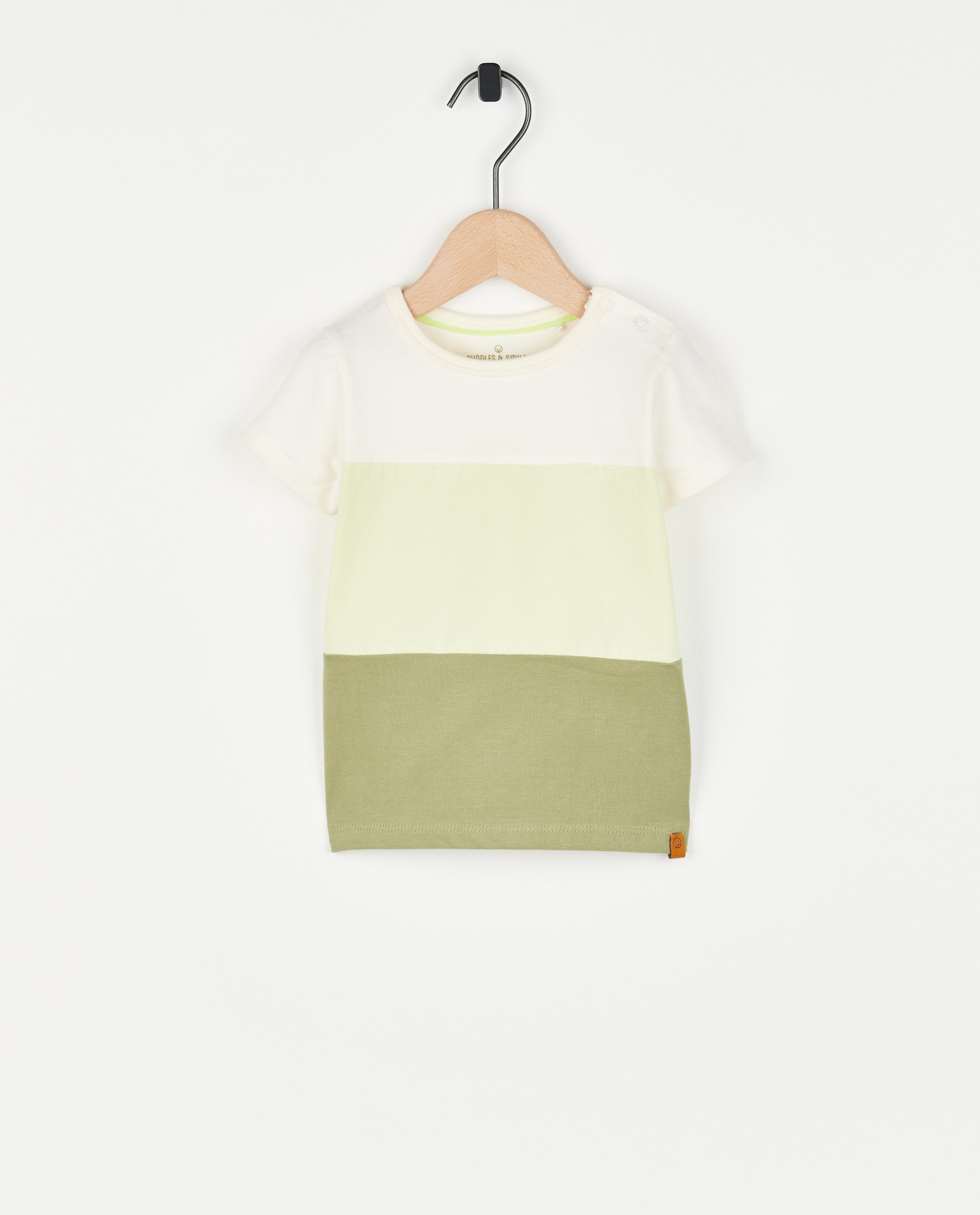 Wit T-shirtje met color block - null - Cuddles and Smiles