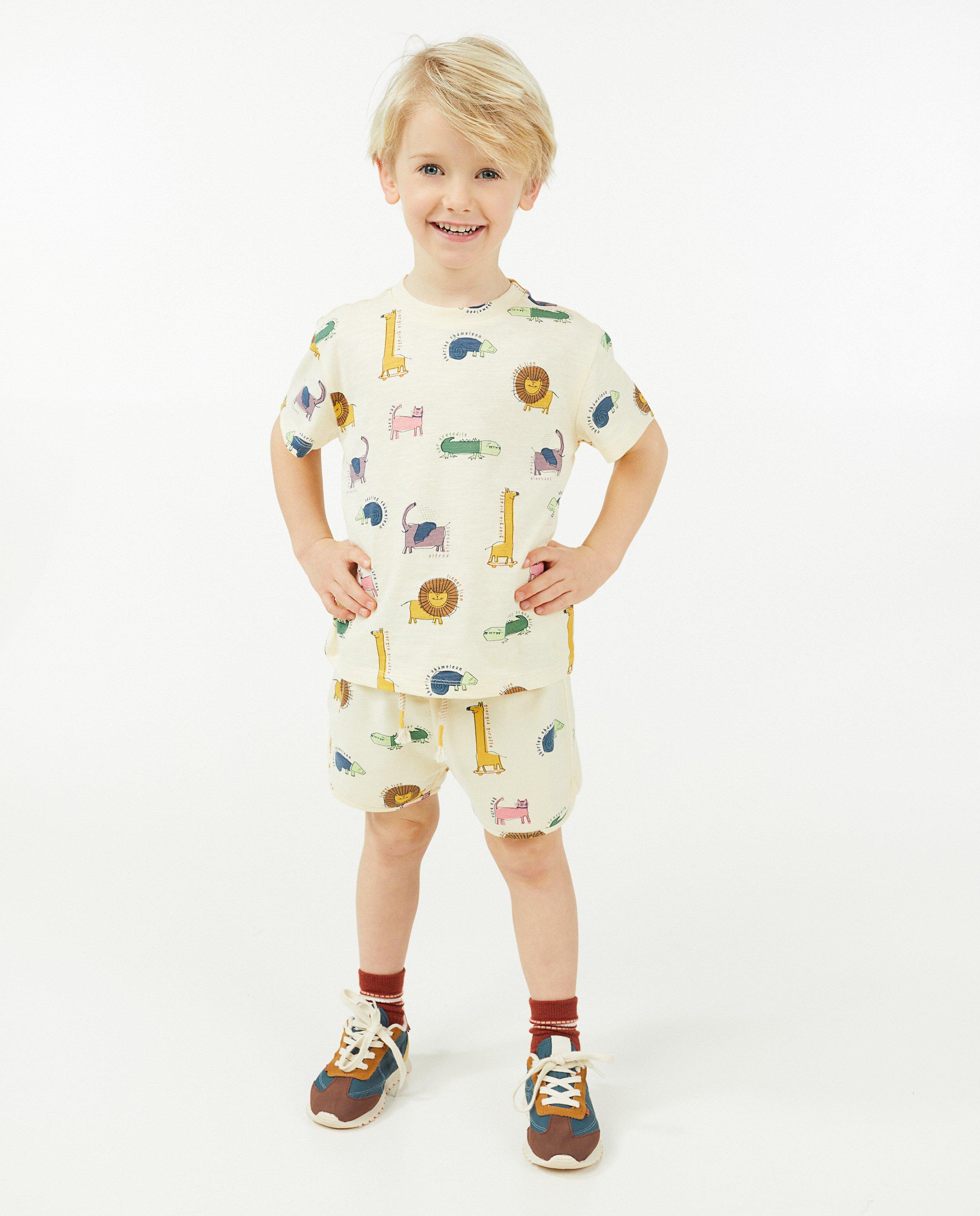 Ecru shortje met dierenprint - null - Familystories