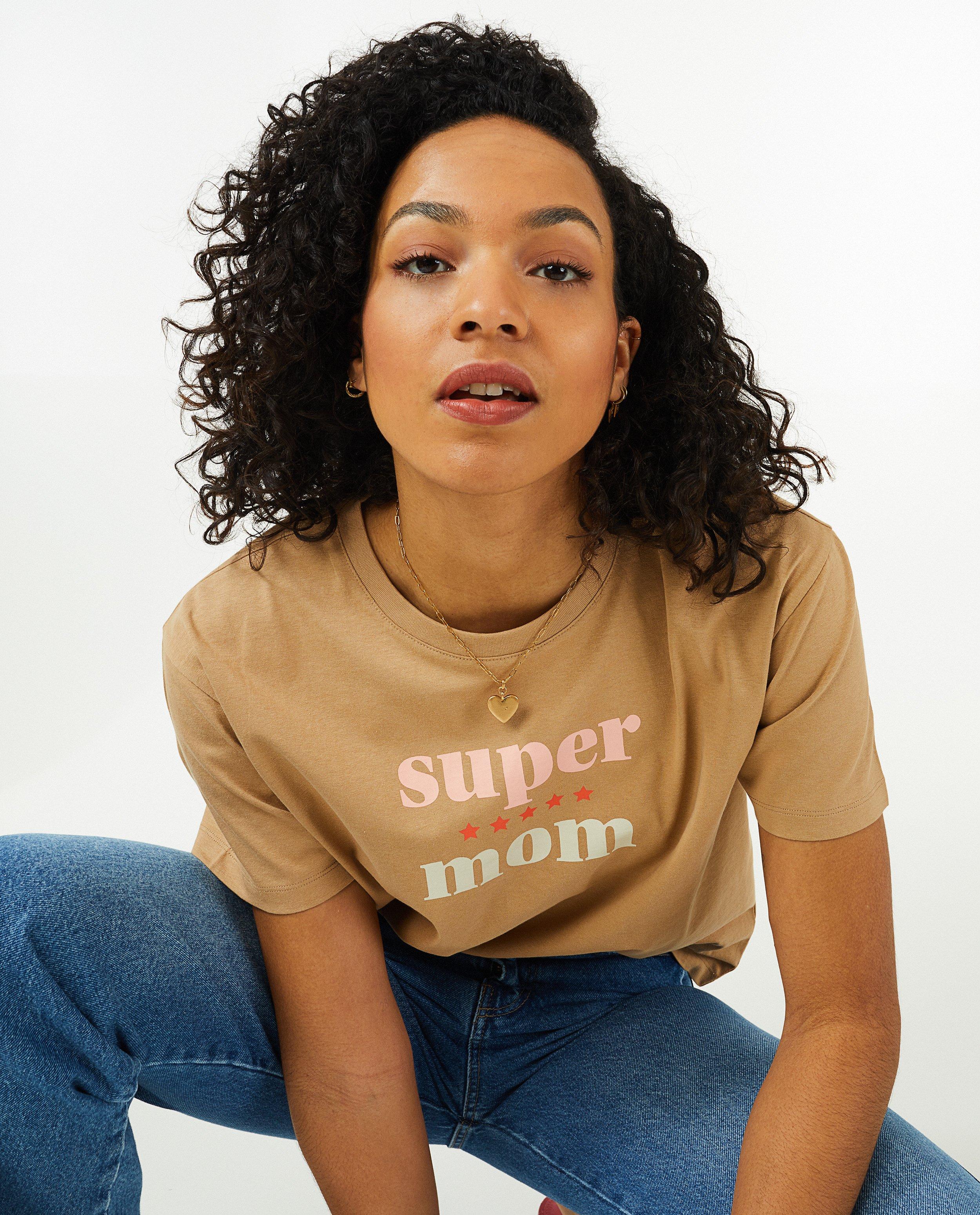 T-shirts - T-shirt brun clair avec une inscription