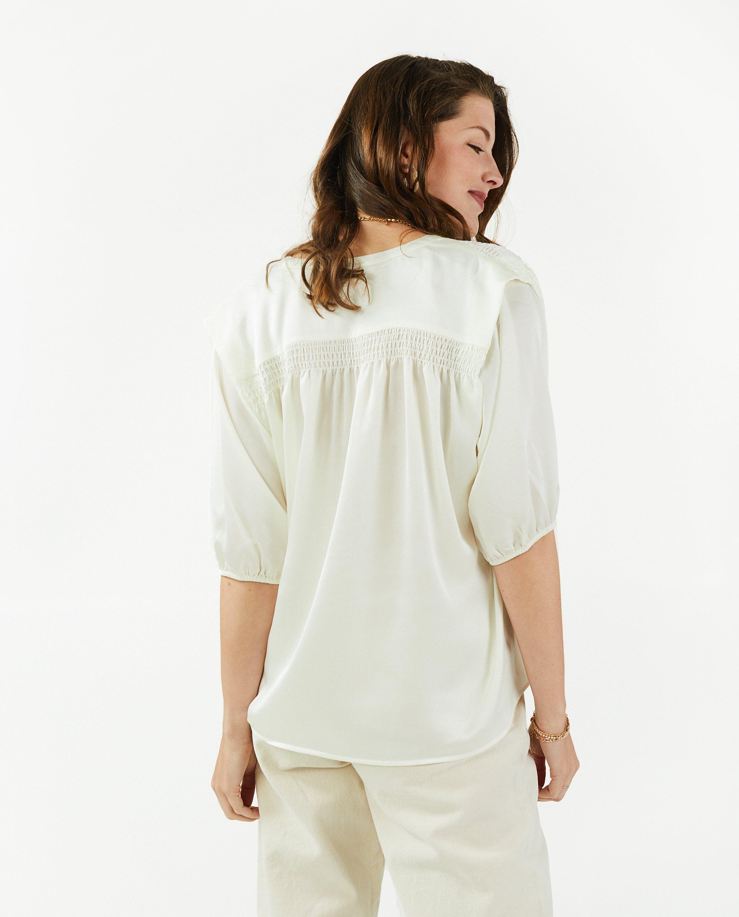 Hemden - Ecru blouse met sierbiezen