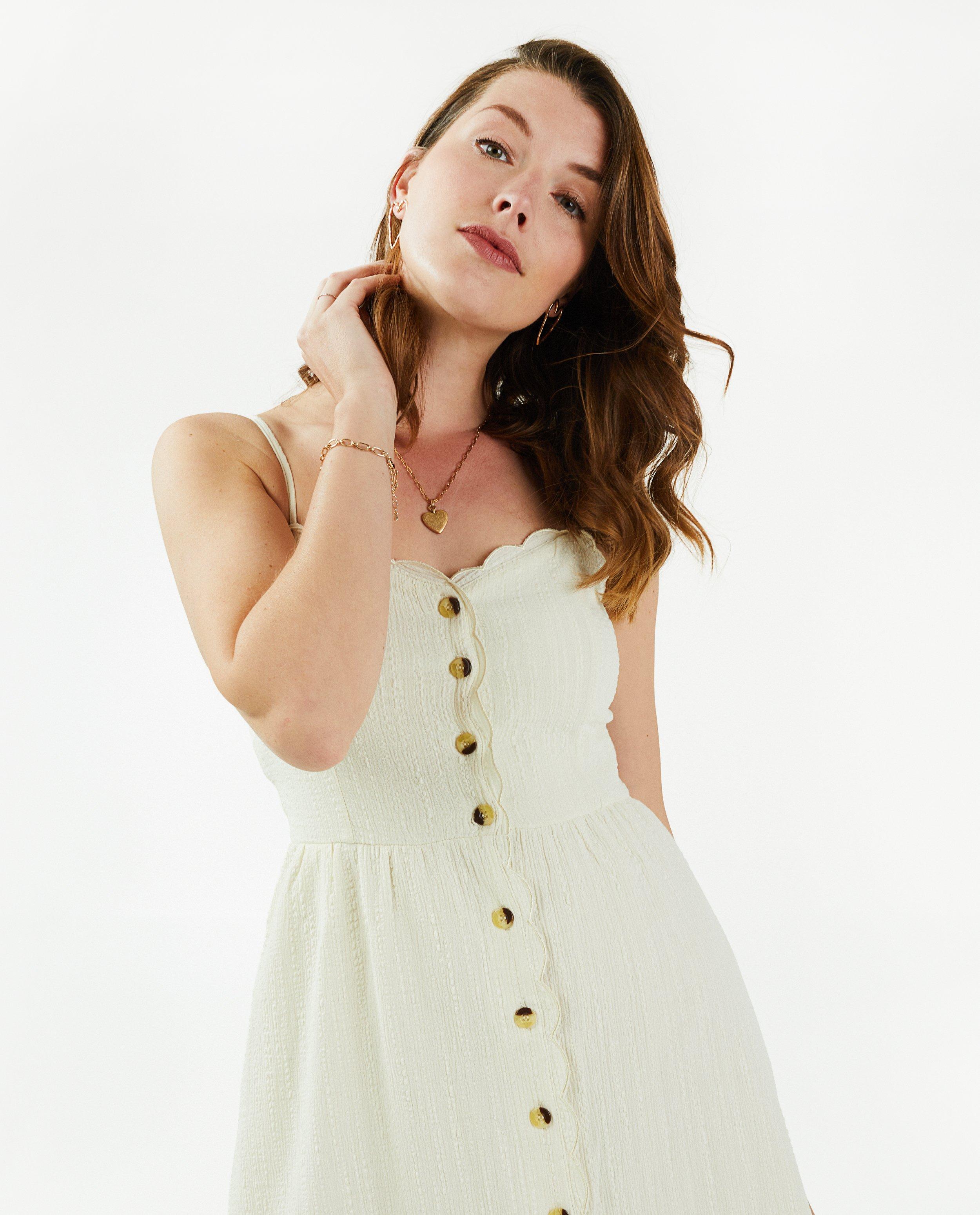 Robe blanche avec une rang&eacute;e de boutons - D&eacute;tails du produit - blanc - image num&eacute;ro 3