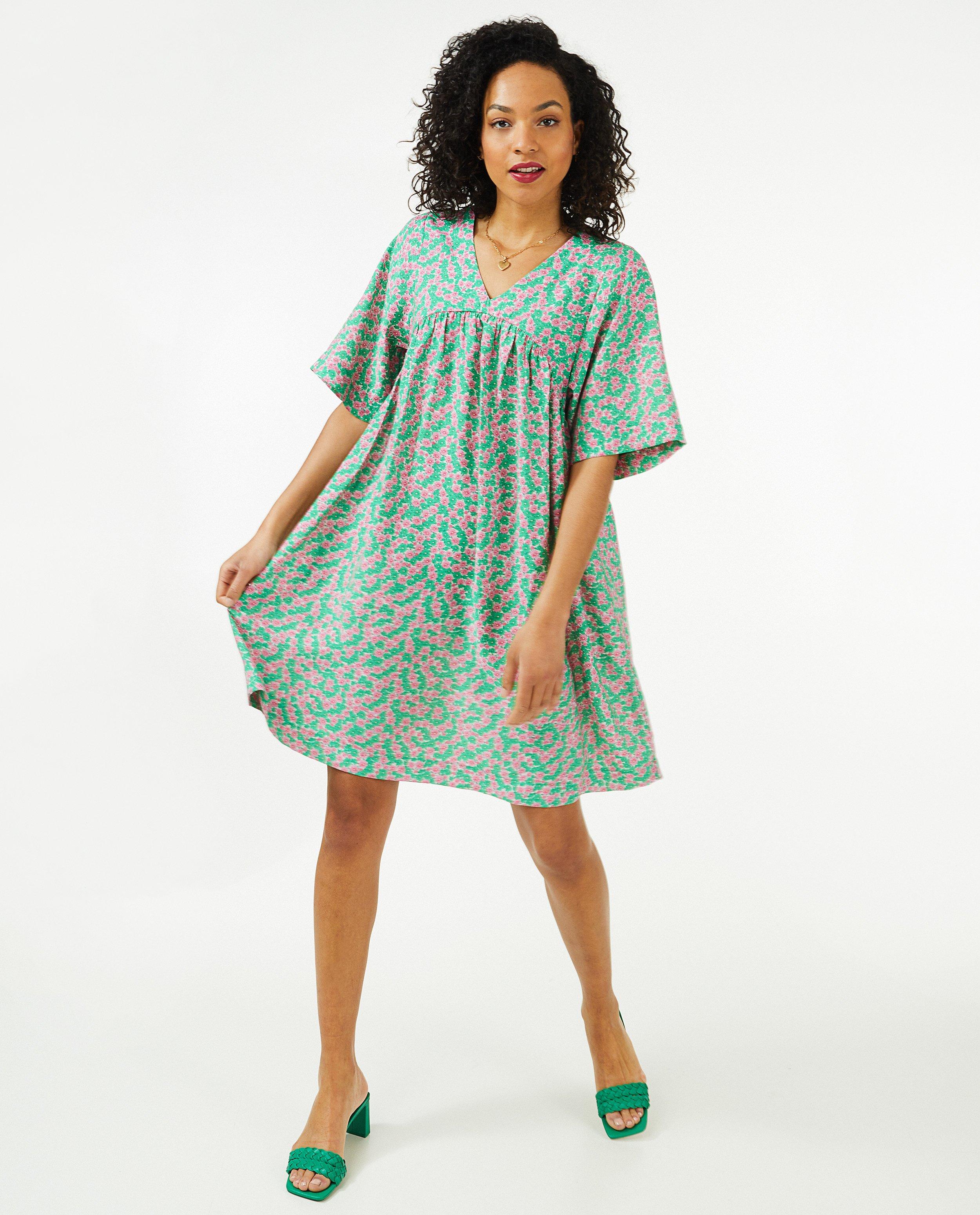 Kleedjes - Groene jurk met bloemenprint