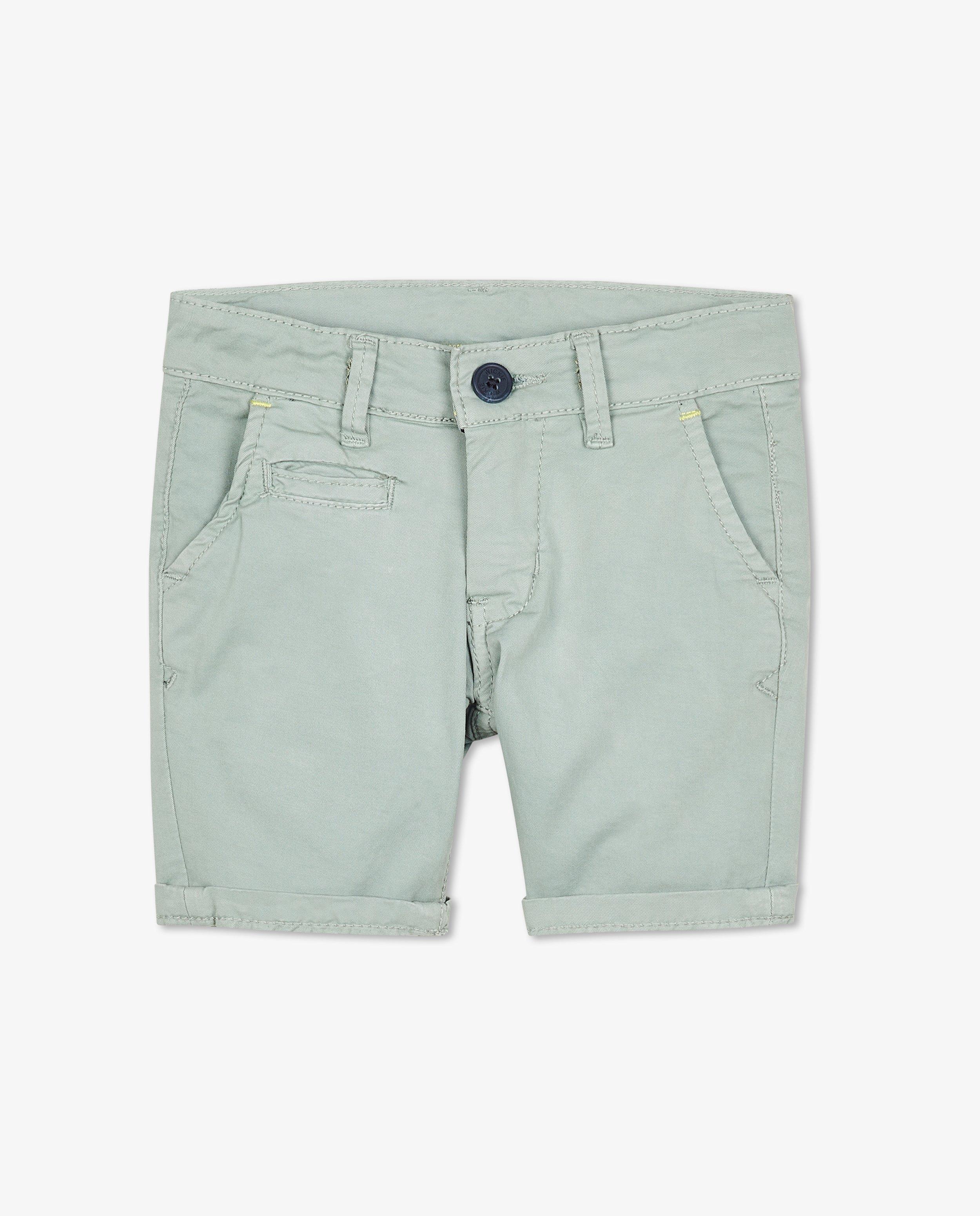 Shorts - Short vert pâle, jambes enroulées
