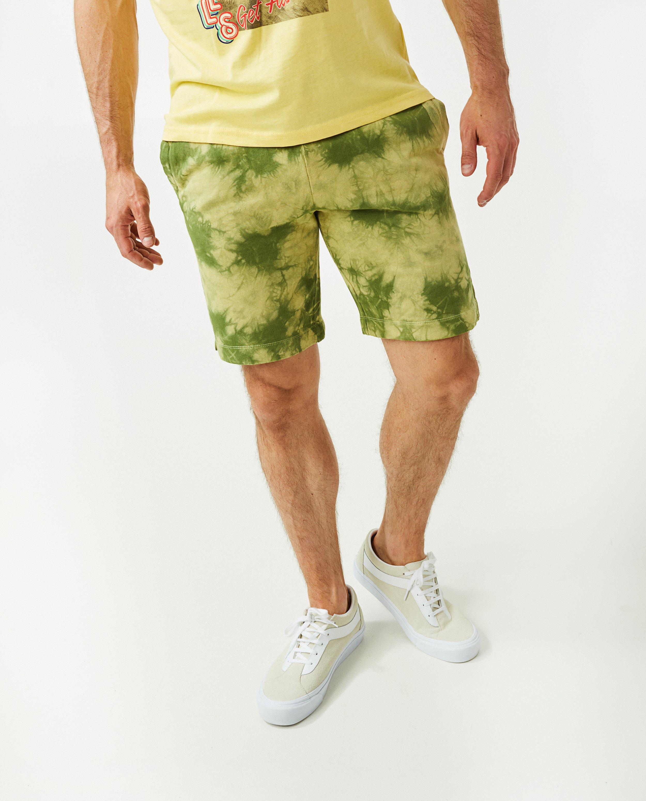 Shorten - Groene short met tie dye