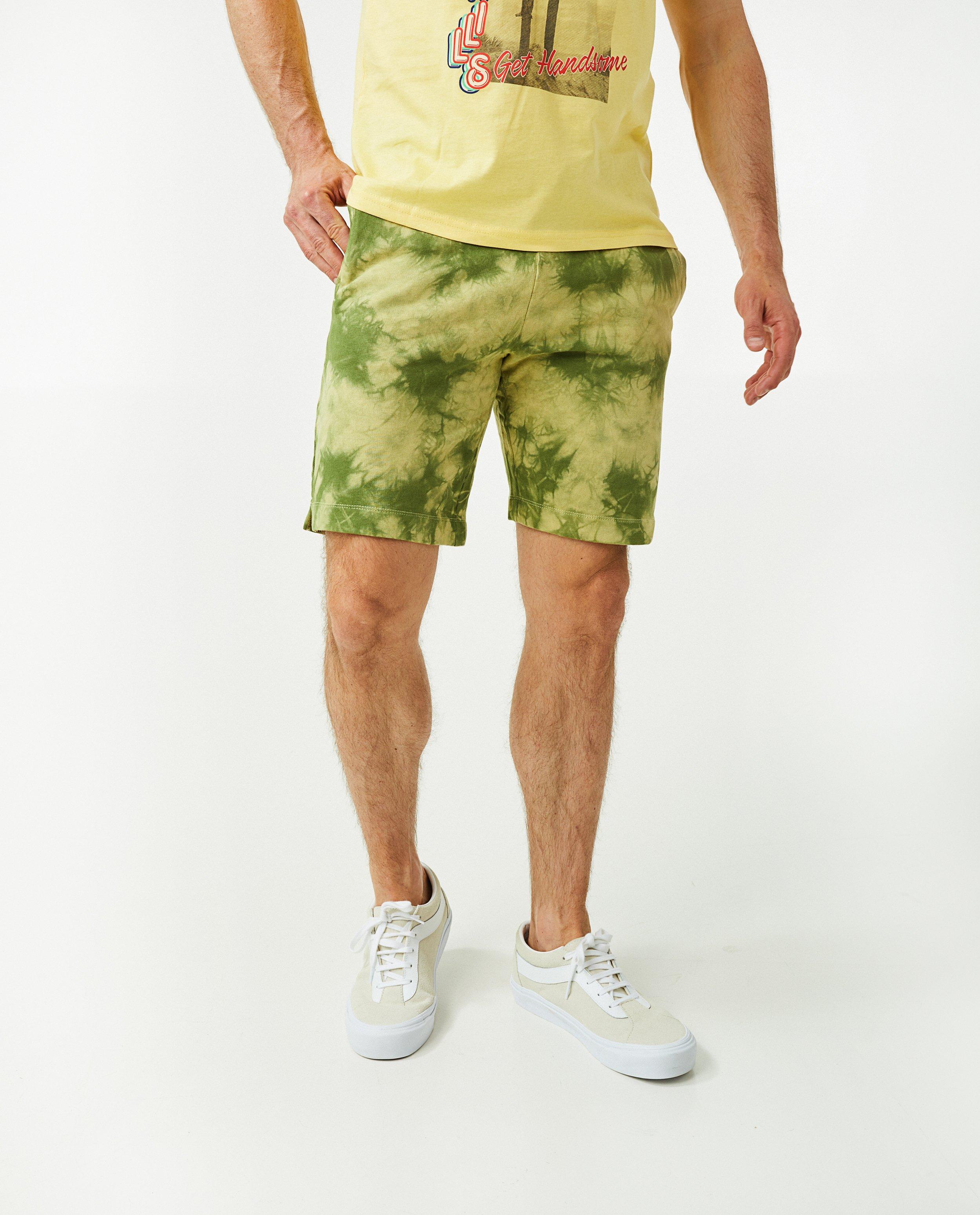 Shorten - Groene short met tie dye