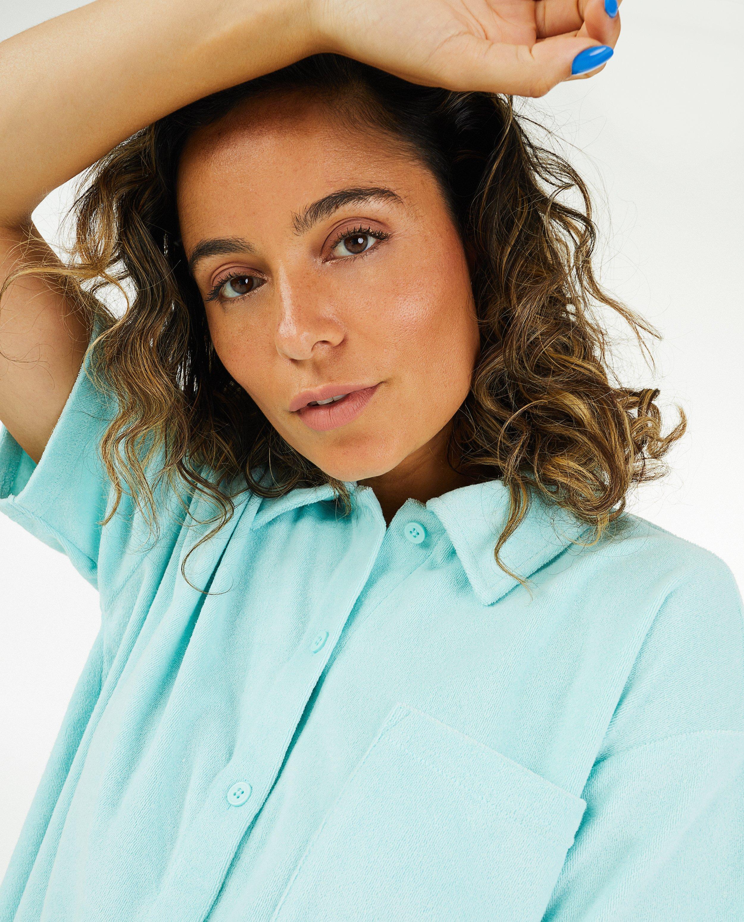 Chemises - Chemise bleue en éponge