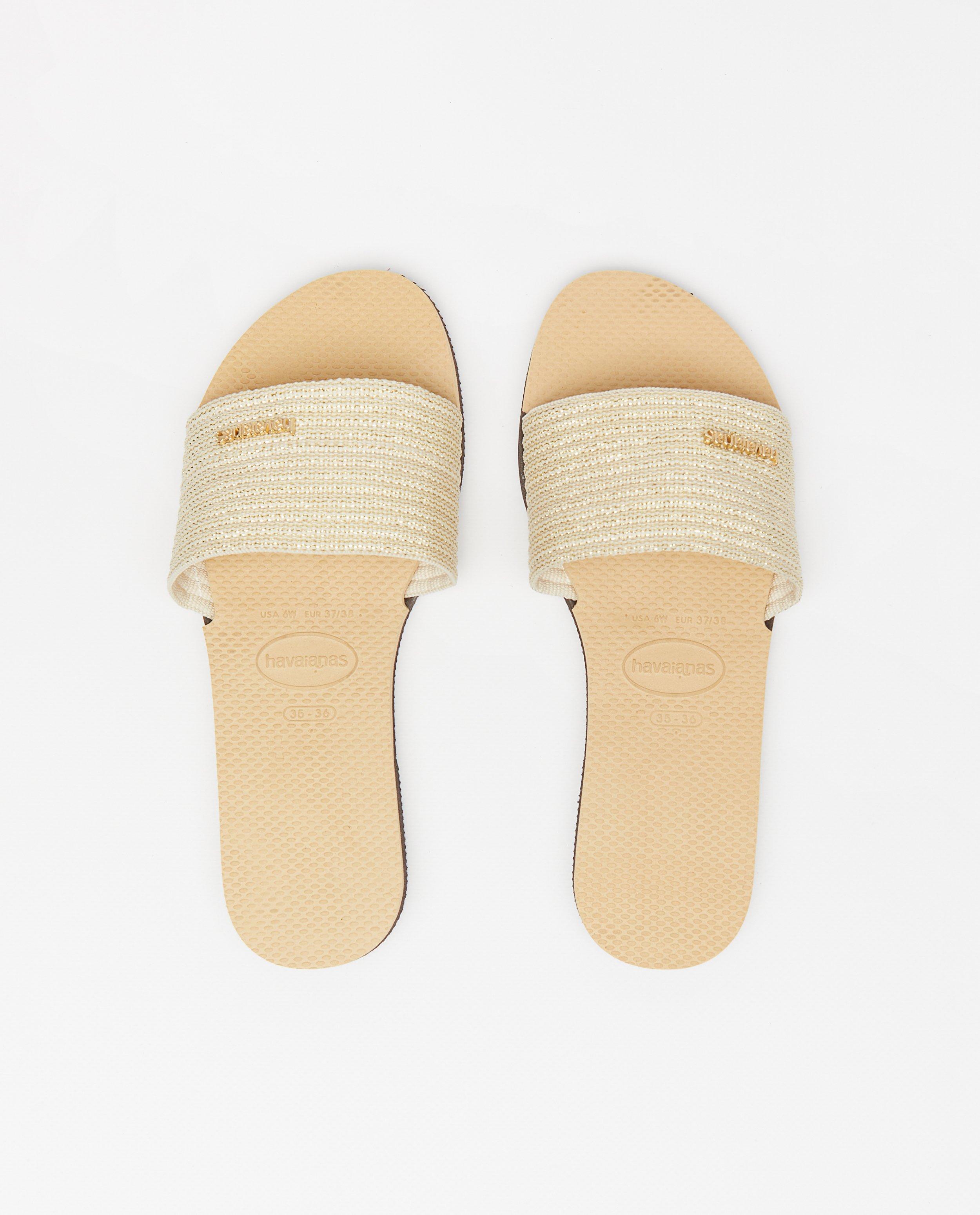 Schoenen - Beige slippers Havaianas