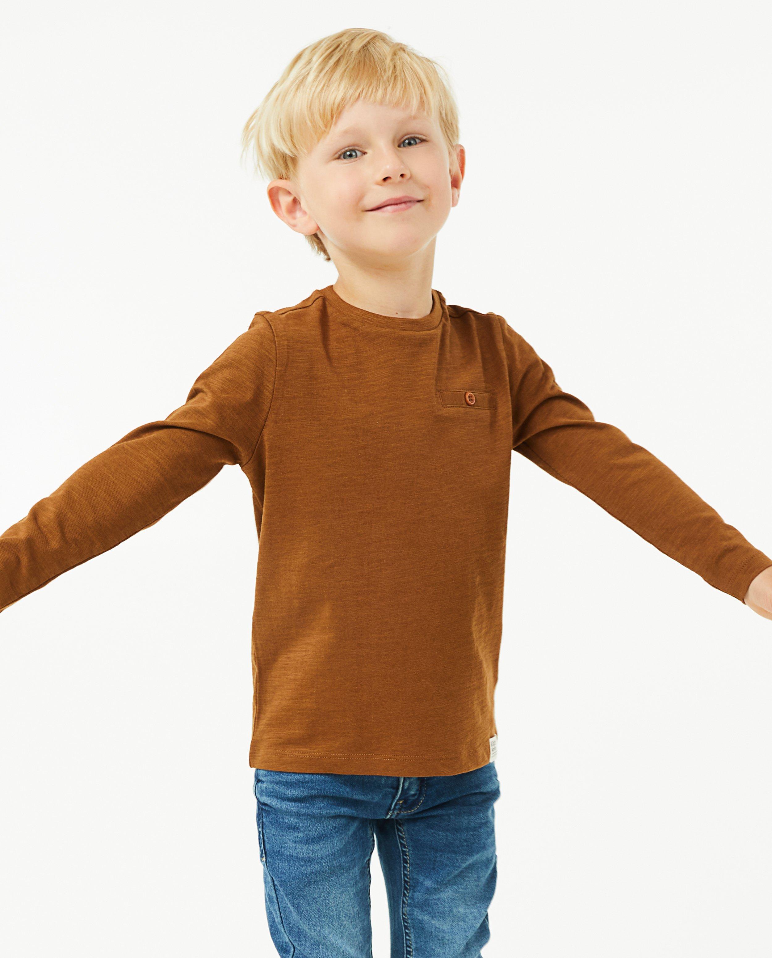 T-shirts - Rode longsleeve van biokatoen