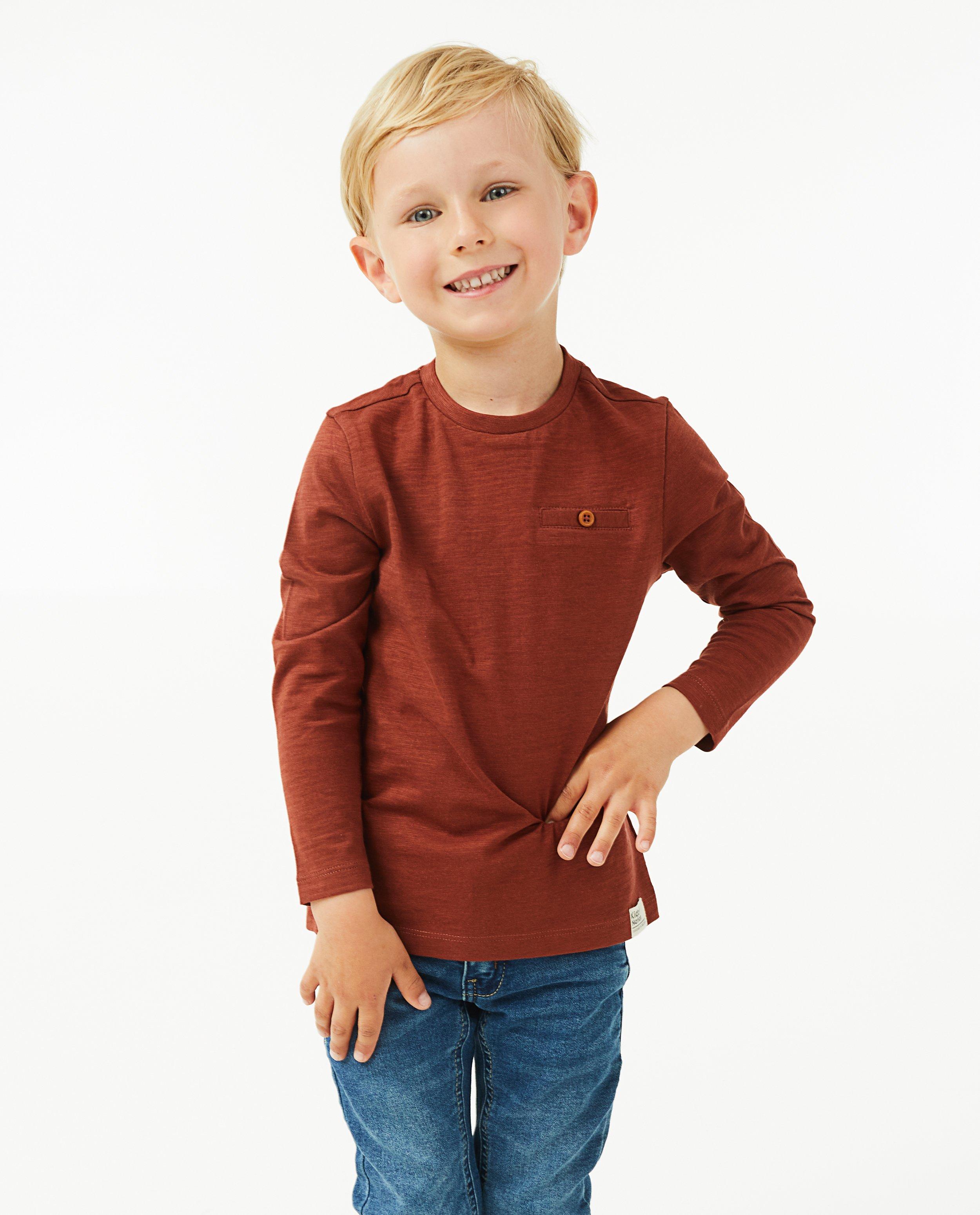 T-shirts - Rode longsleeve van biokatoen