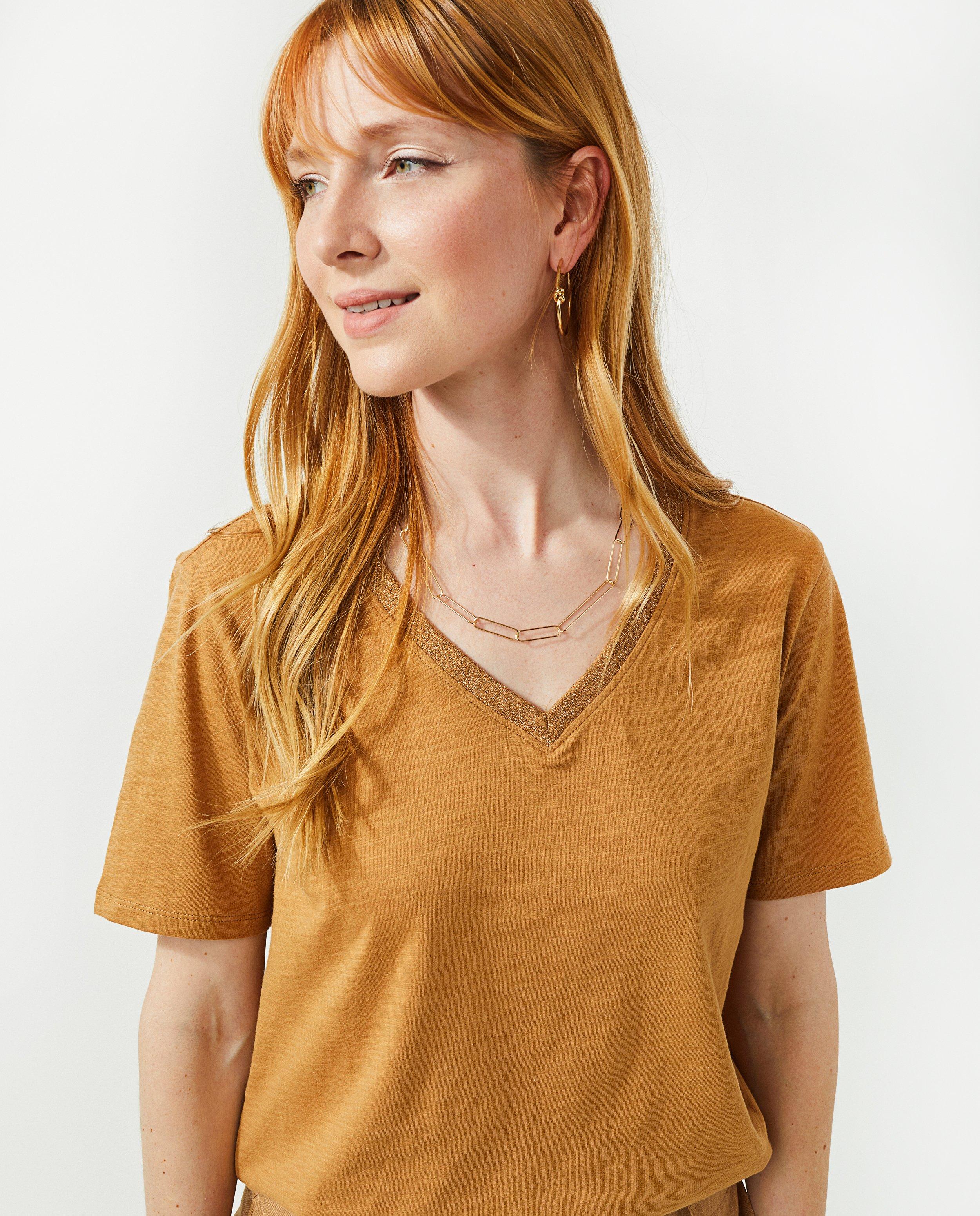 T-shirts - Koraalroze T-shirt met V-hals