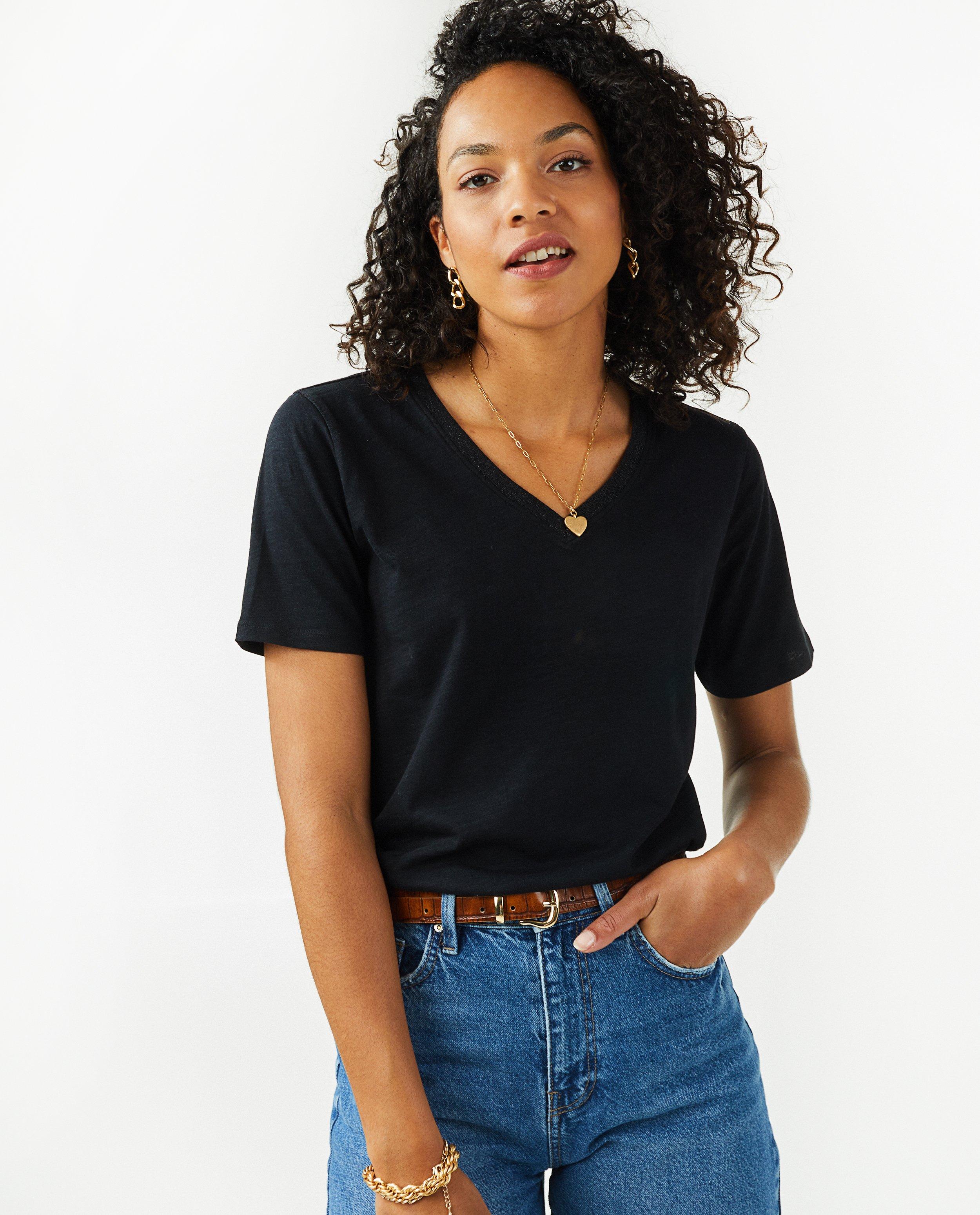 T-shirts - Koraalroze T-shirt met V-hals