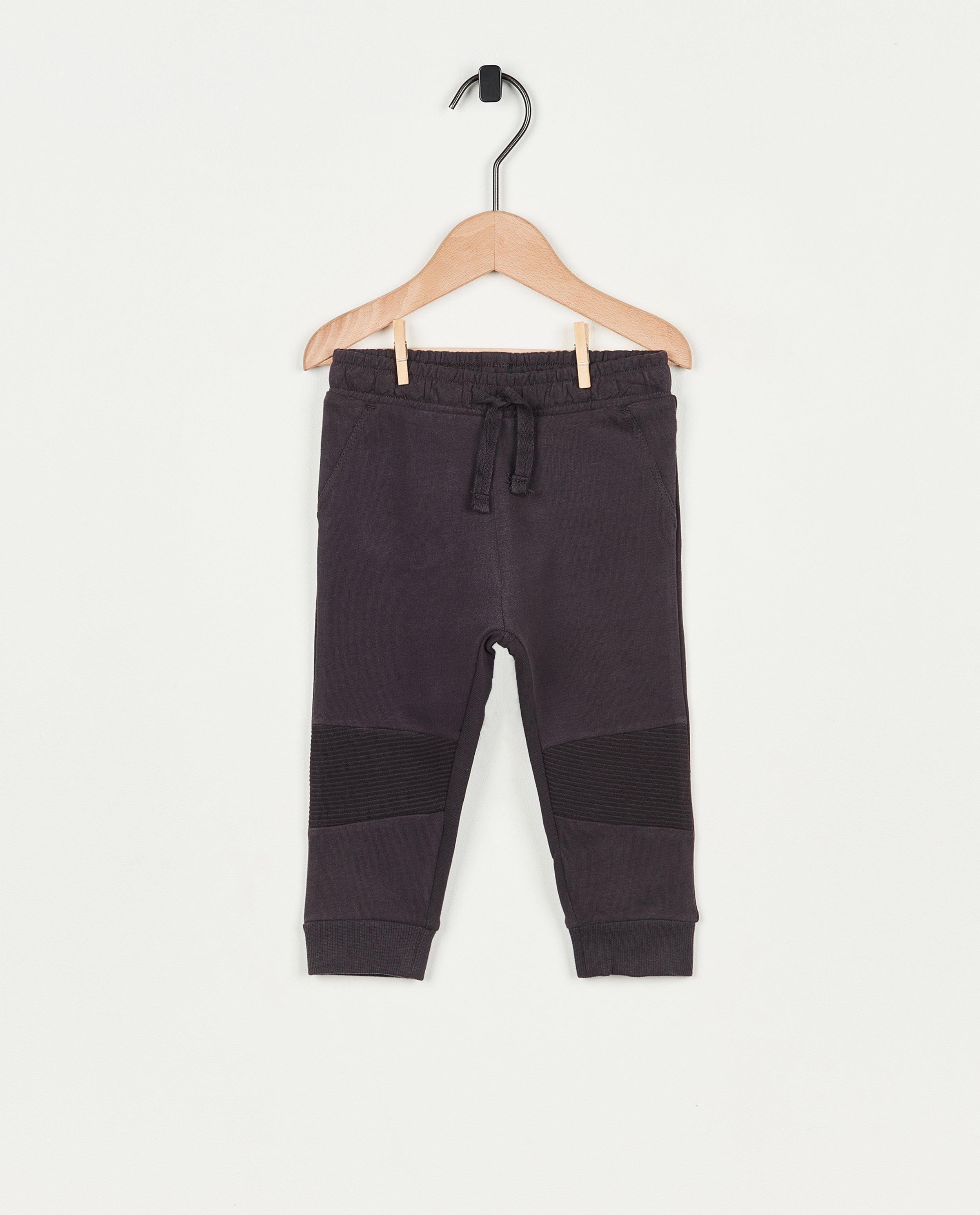 gris foncé