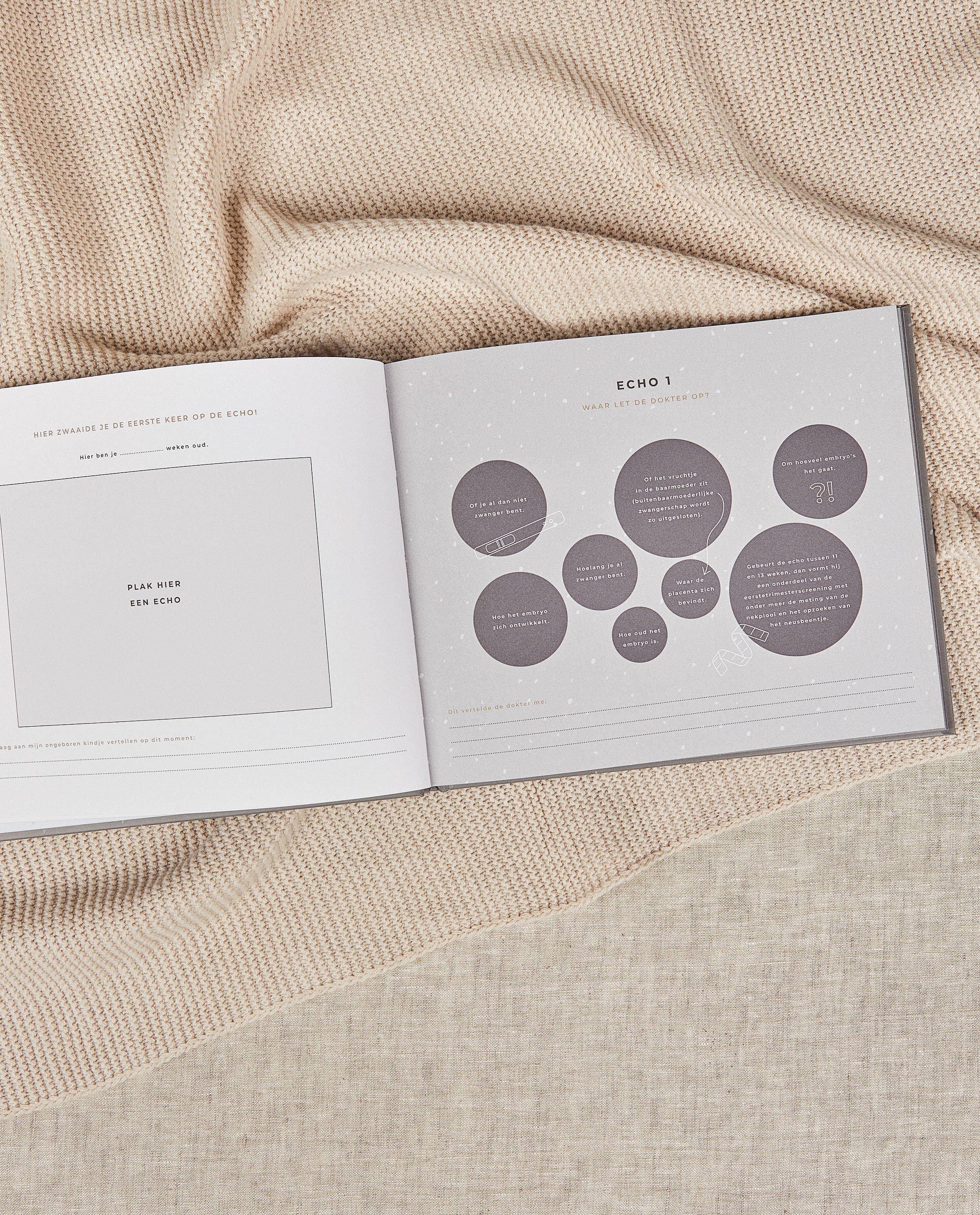 Cadeaux - « Het babyboek » Mama Baas