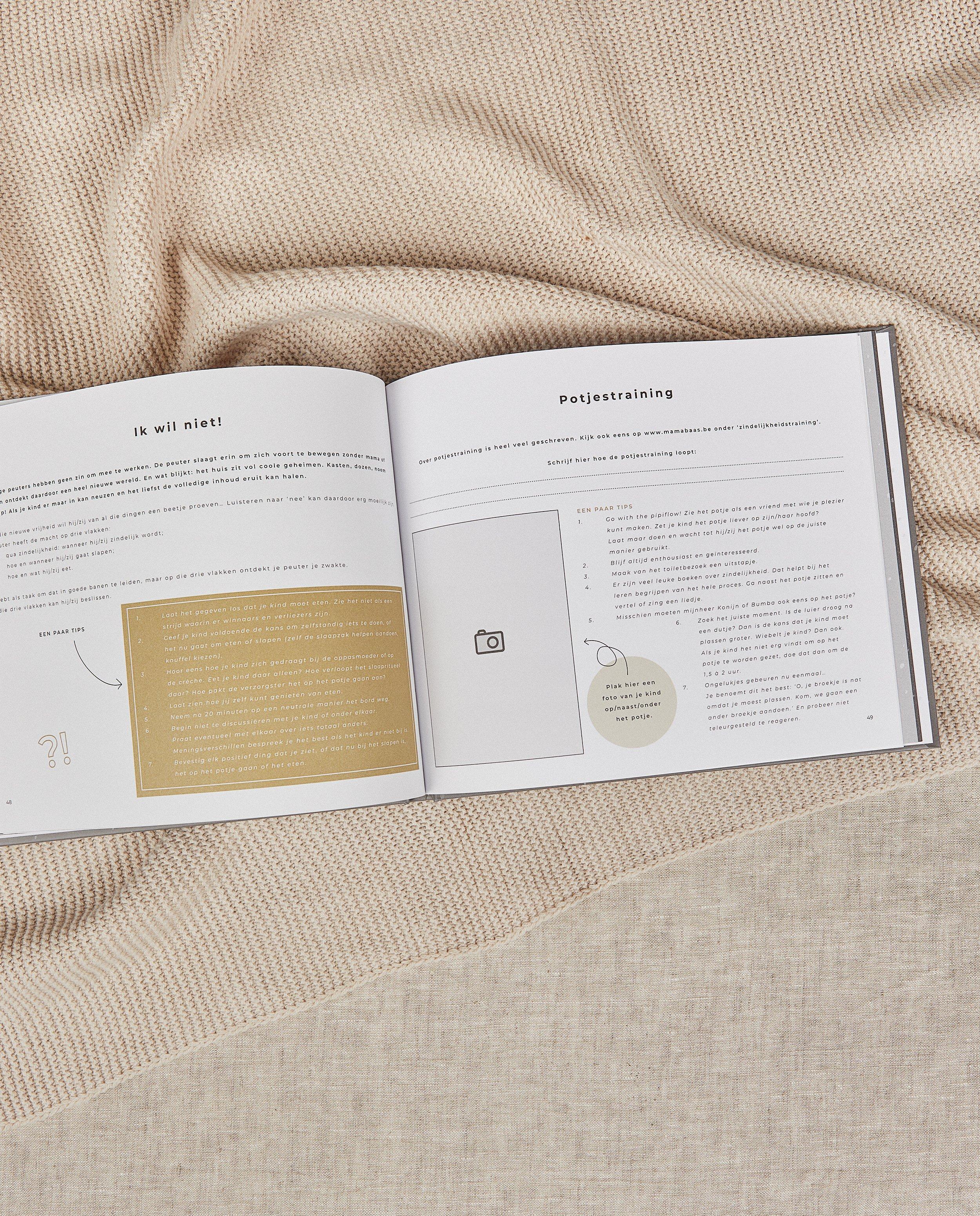 Cadeaux - « Het babyboek » Mama Baas