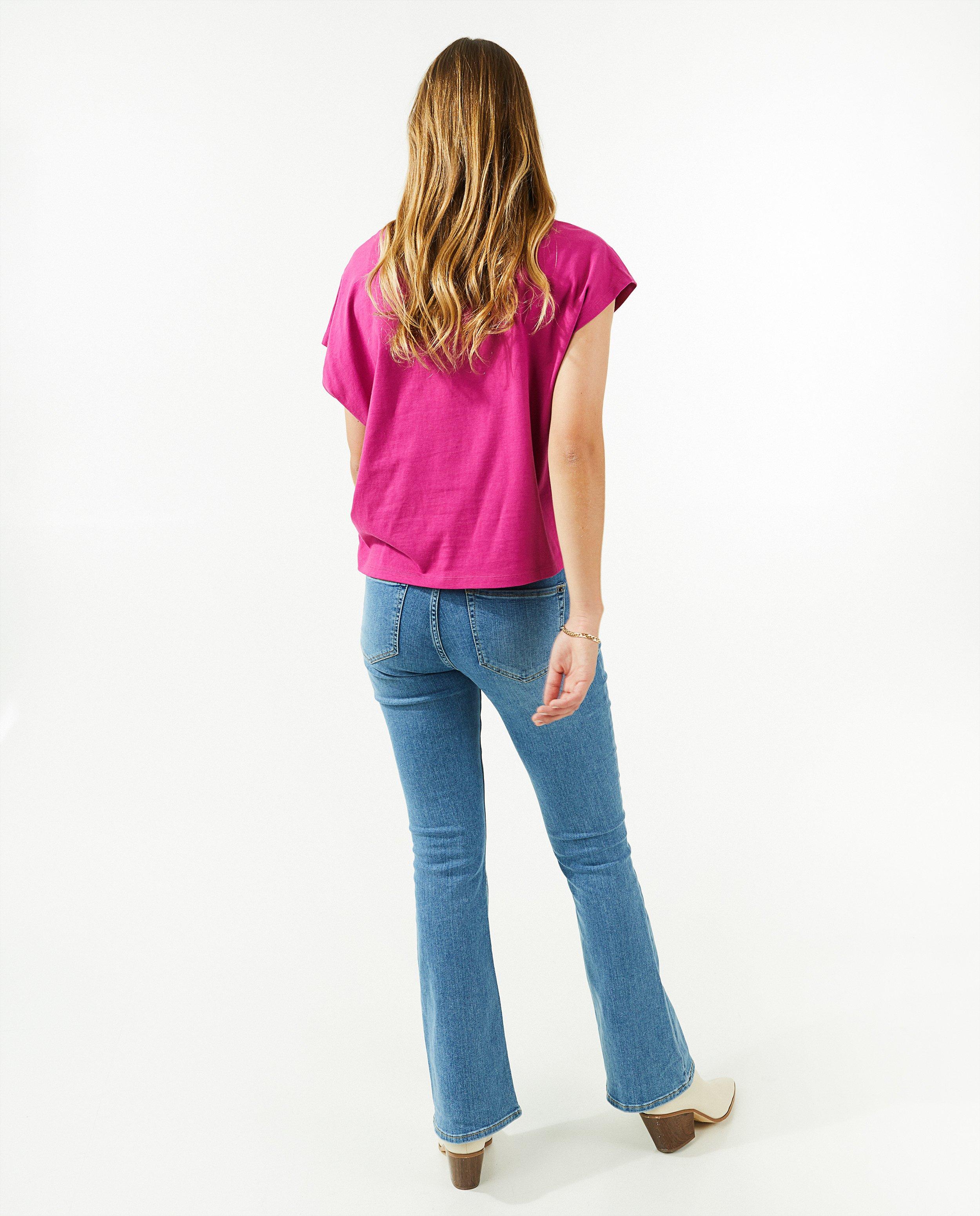 Fuchsia T-shirt met V-hals - Product Detail - rood - afbeelding nummer 3