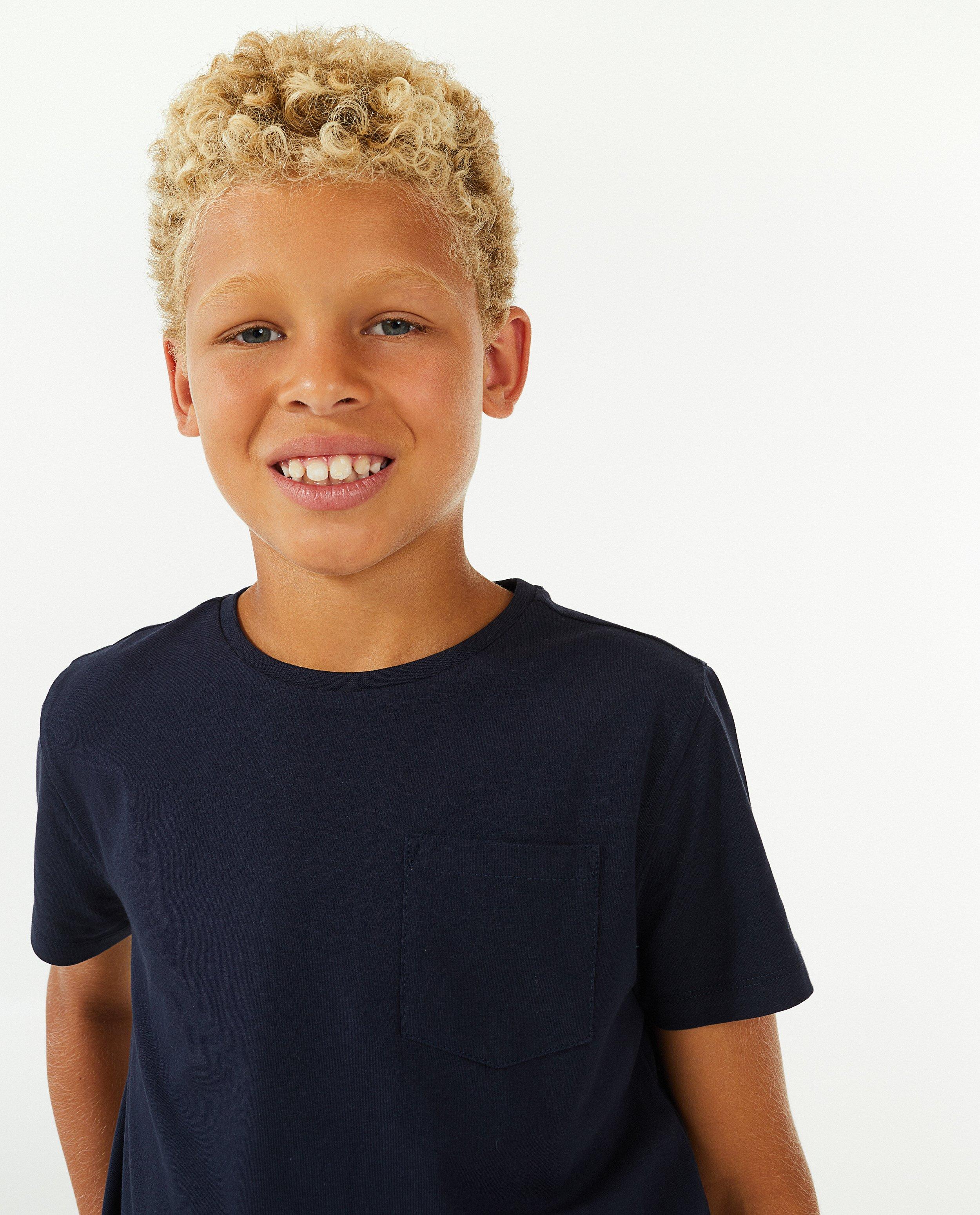 T-shirts - Donkerblauw T-shirt met borstzak