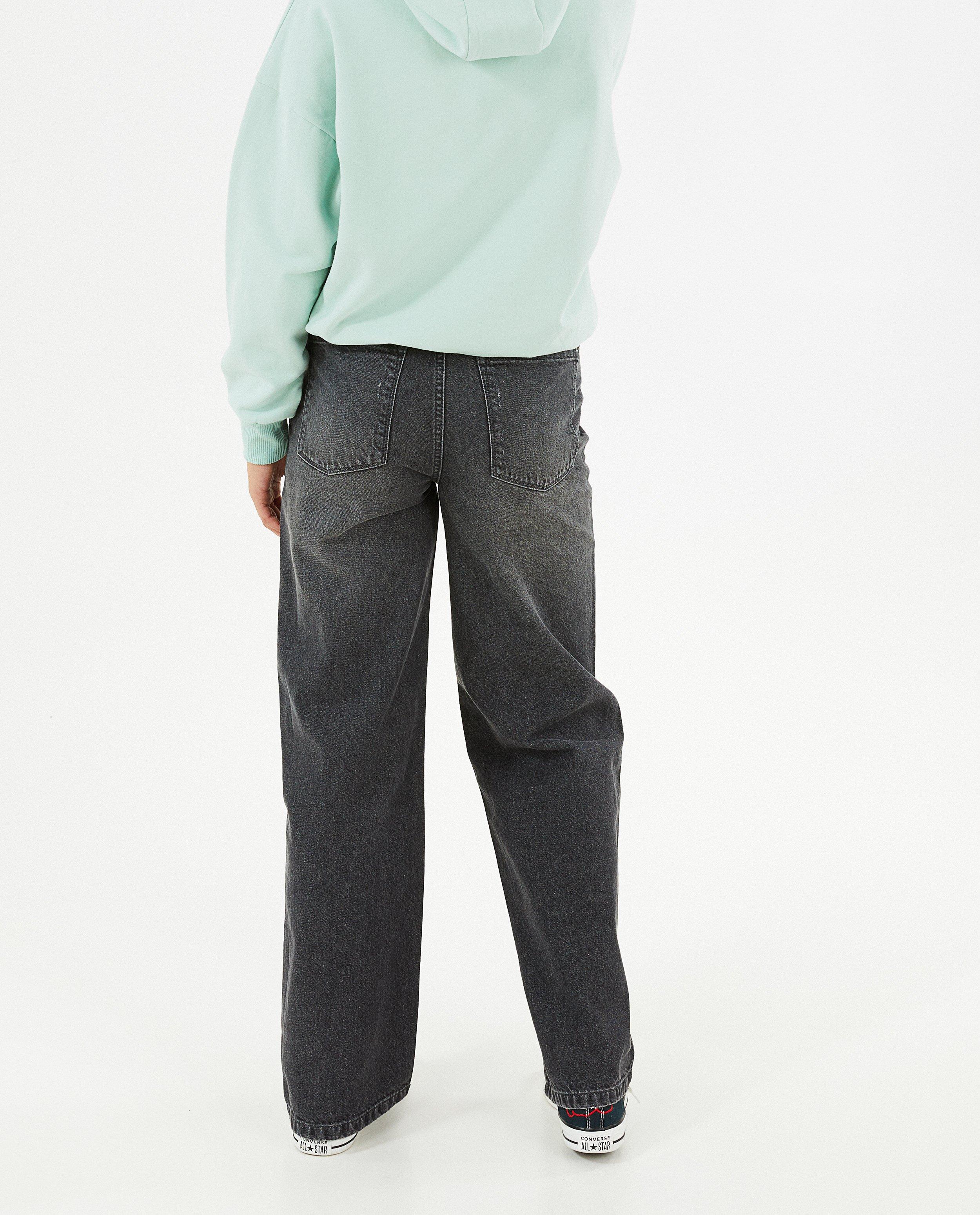 Jeans - Donkergrijze jeans met flared fit