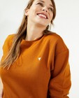 Sweaters - Bruine sweater met geborduurd hartje