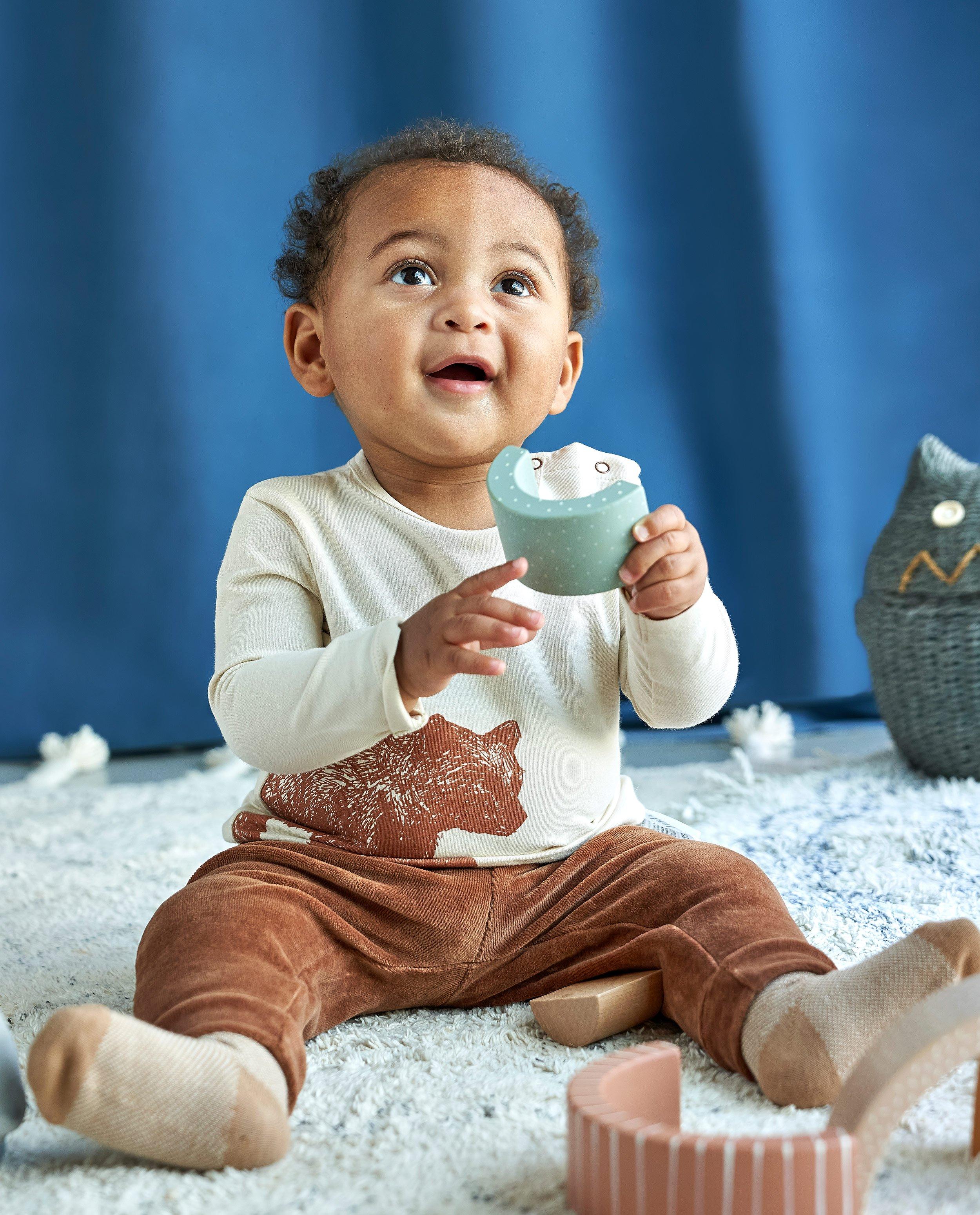 Bruine pyjama met beerprint - null - Cuddles and Smiles