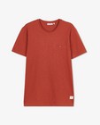 T-shirt rouge avec un écusson - null - Quarterback