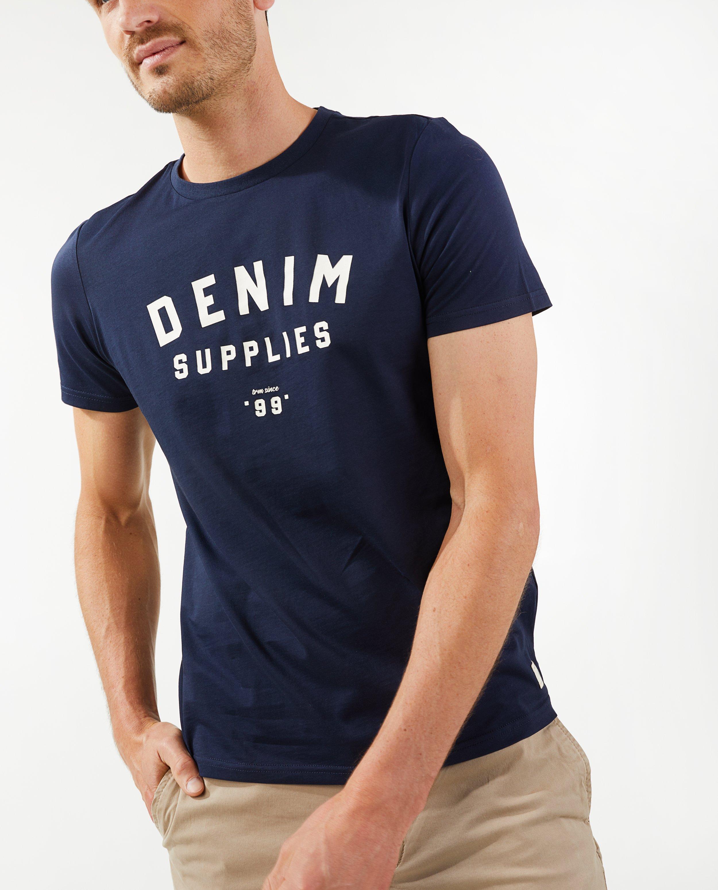 T-shirts - Bruinrood T-shirt met opschrift
